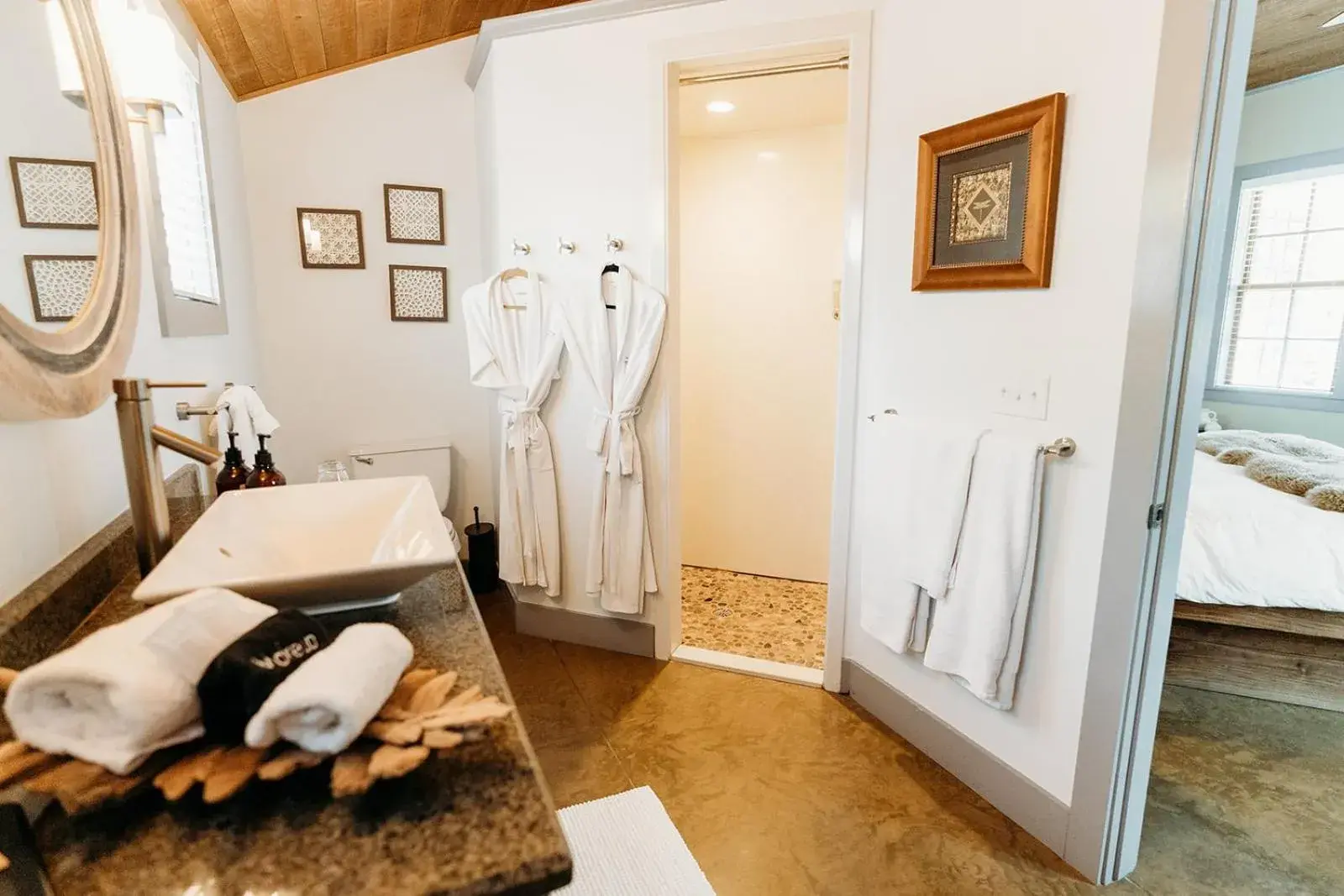 One-Bedroom Cottage in Hill Country Herb Garden One-Bedroom Cottage in Hill Country Herb Garden