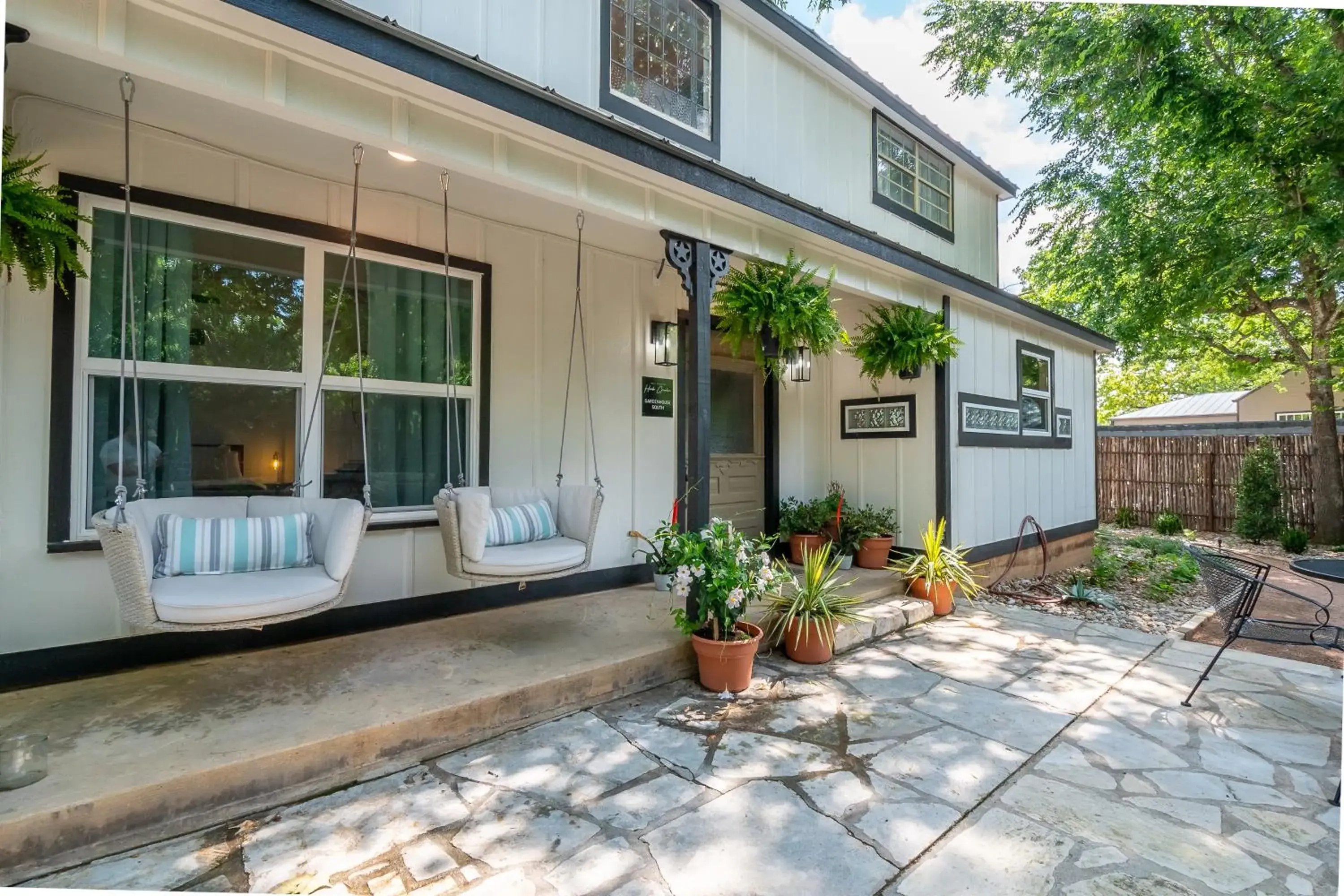 Apartment - Split Level in Hill Country Herb Garden Apartment - Split Level in Hill Country Herb Garden