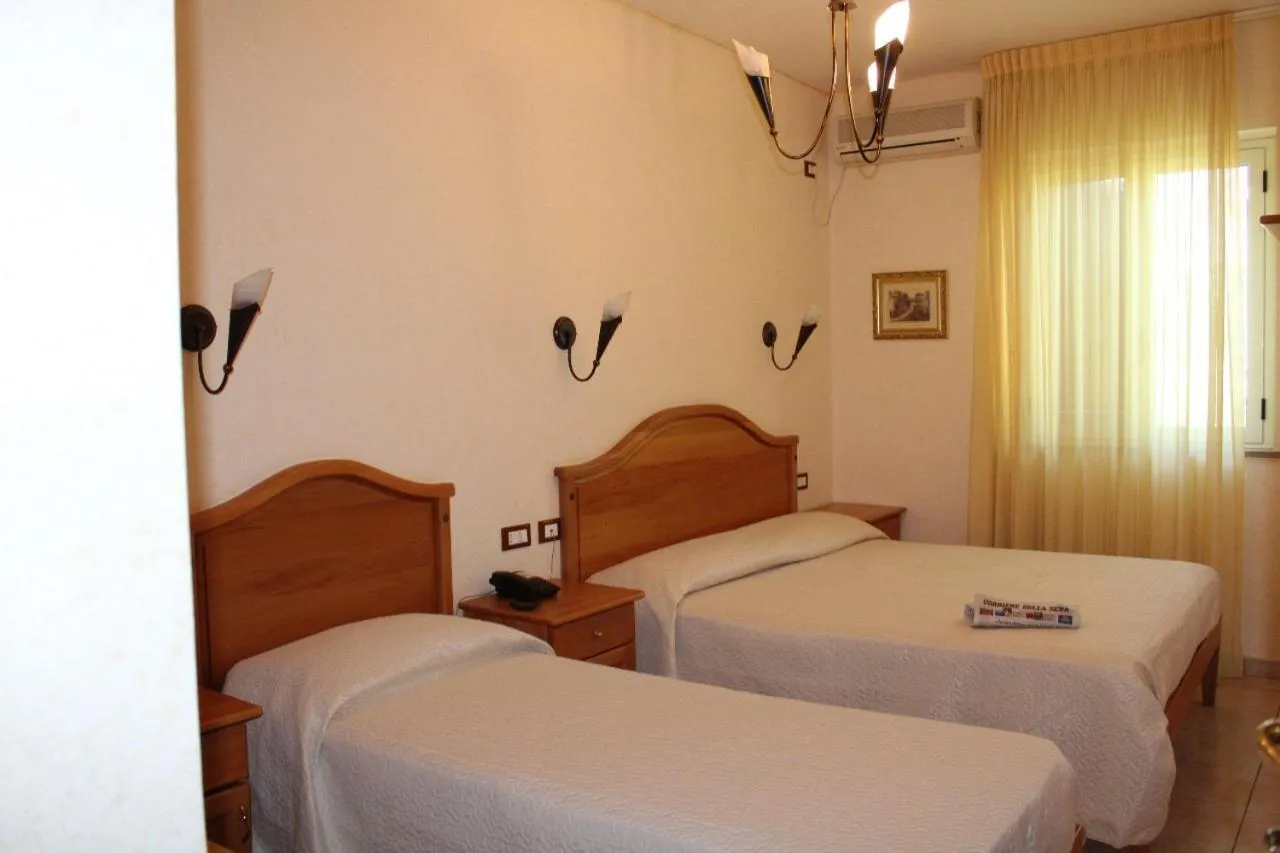 Bed in Hotel Ristorante L'Avvenire