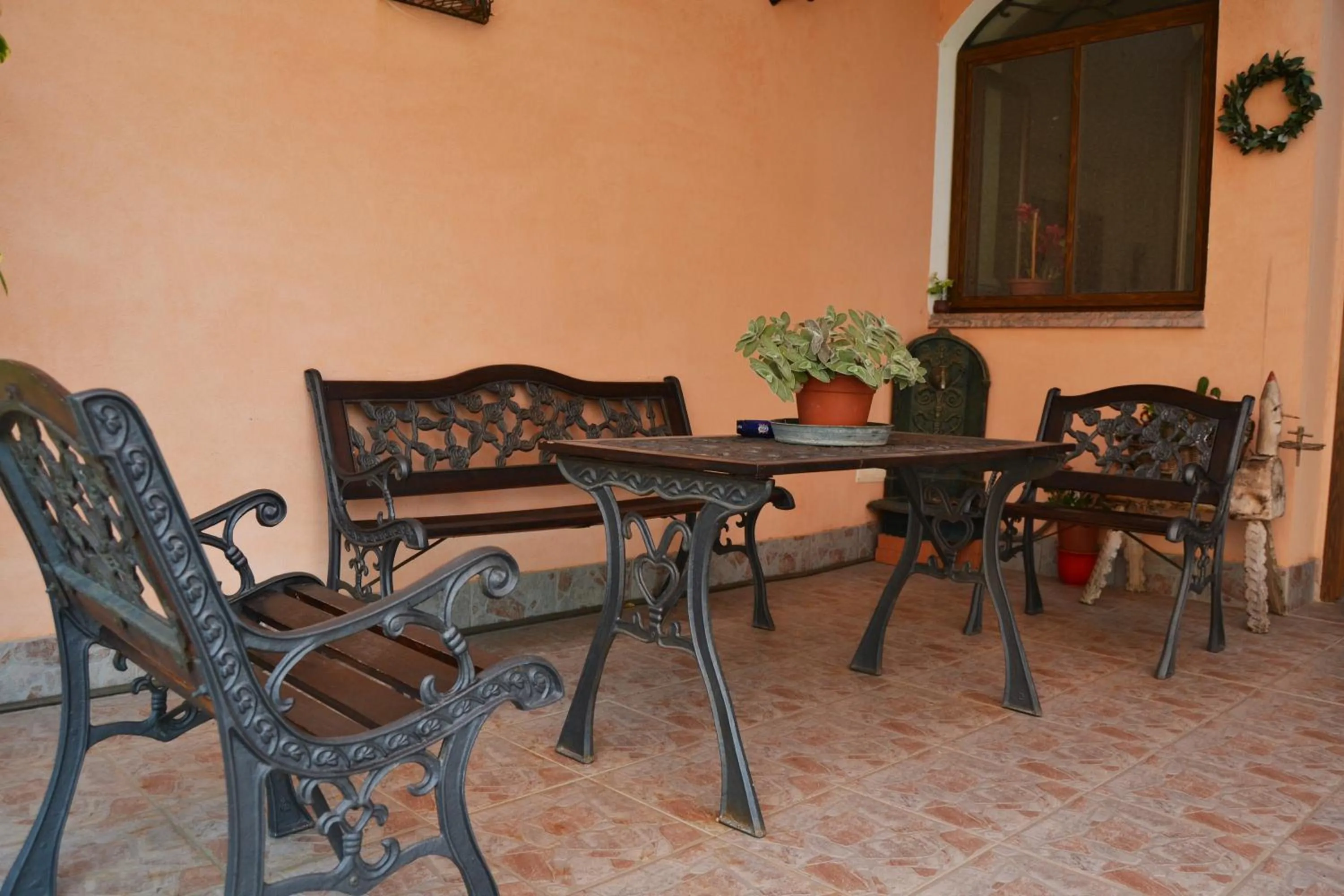 Patio in Hotel Ristorante L'Avvenire