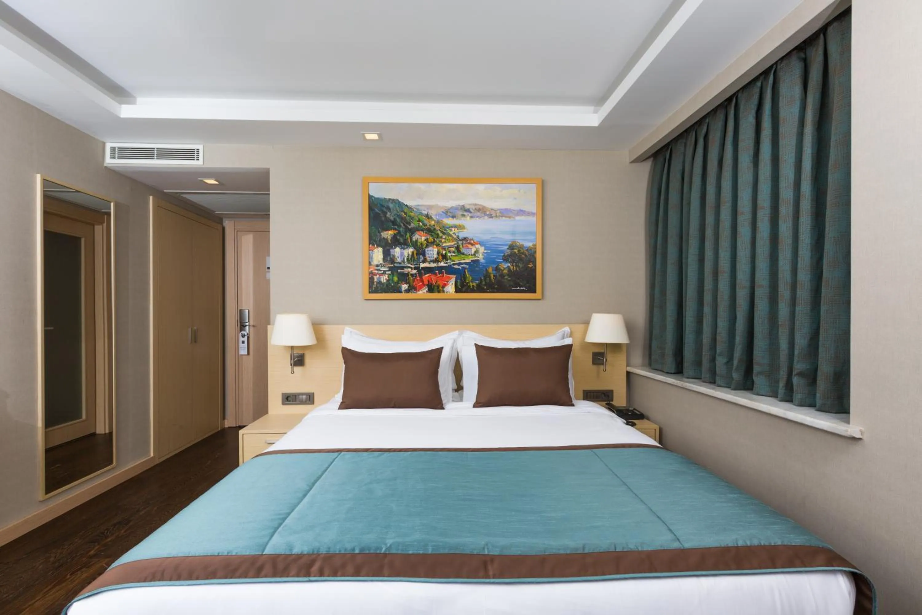 Photo of the whole room, Bed in Molton Monapart Mecidiyekoy