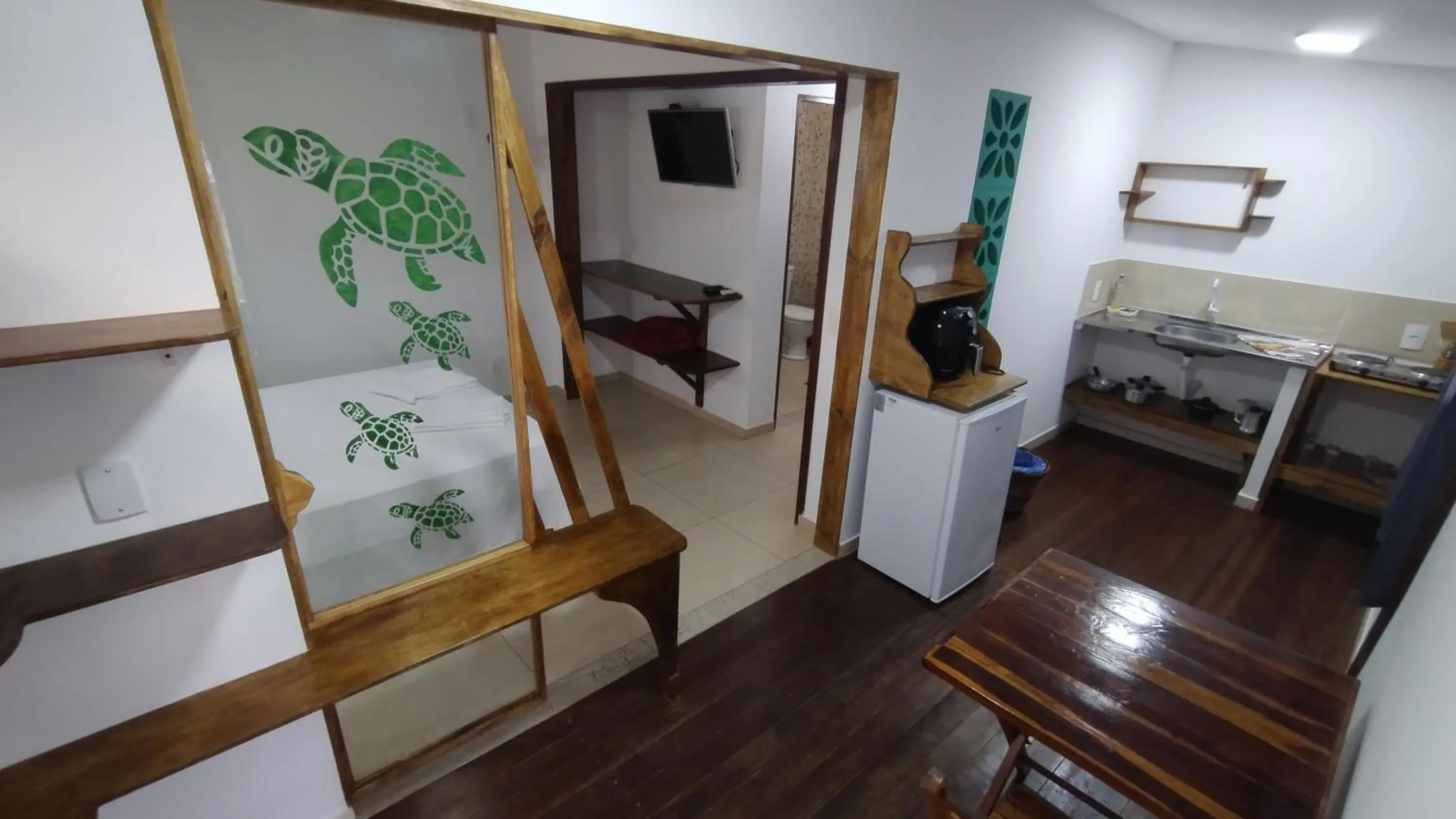 Kitchen or kitchenette in Hawaii Flats