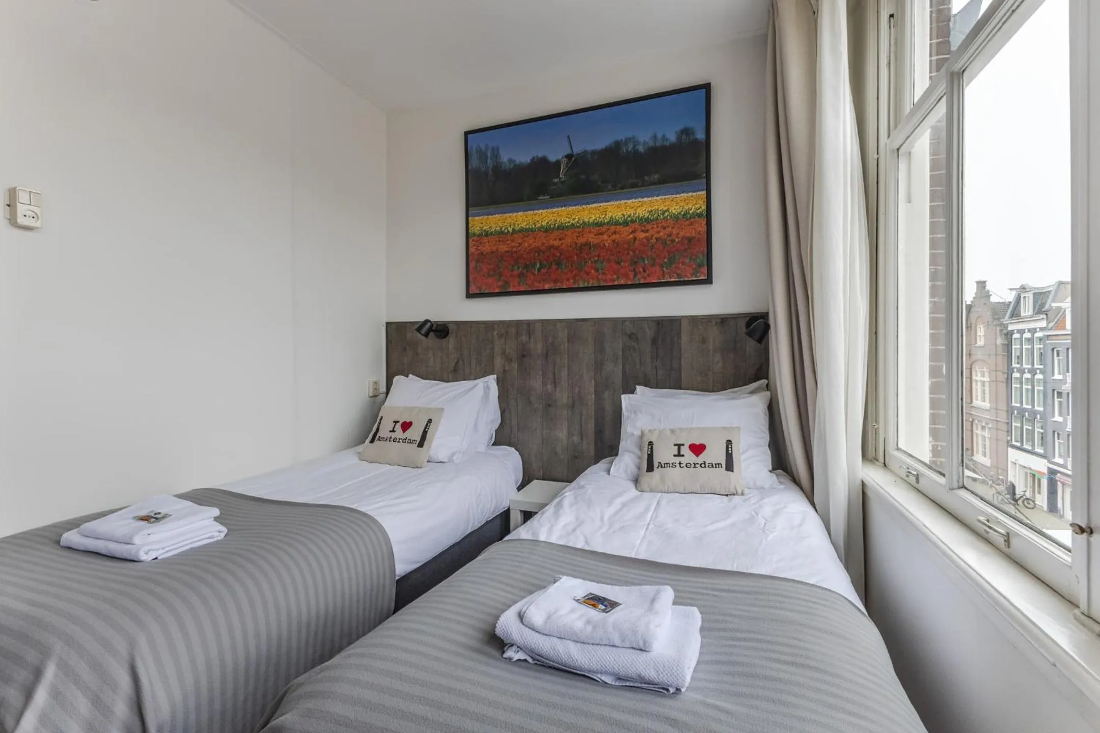 Bed in Albert Cuyp Studio