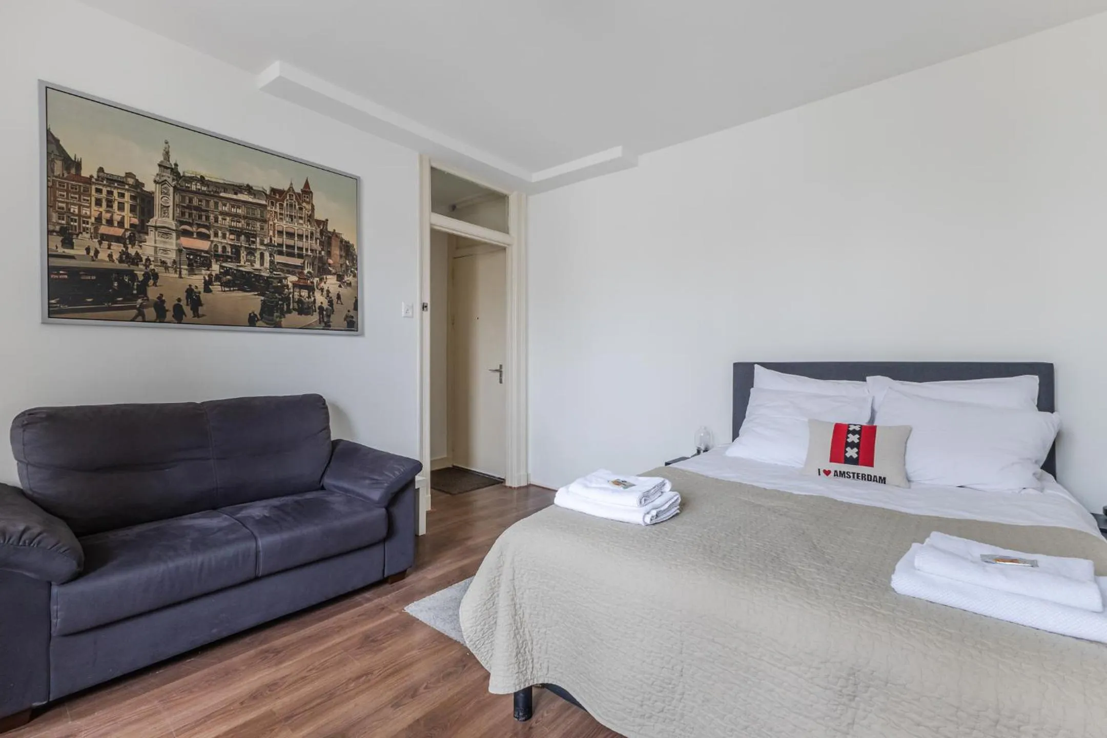 Bed in Albert Cuyp Studio