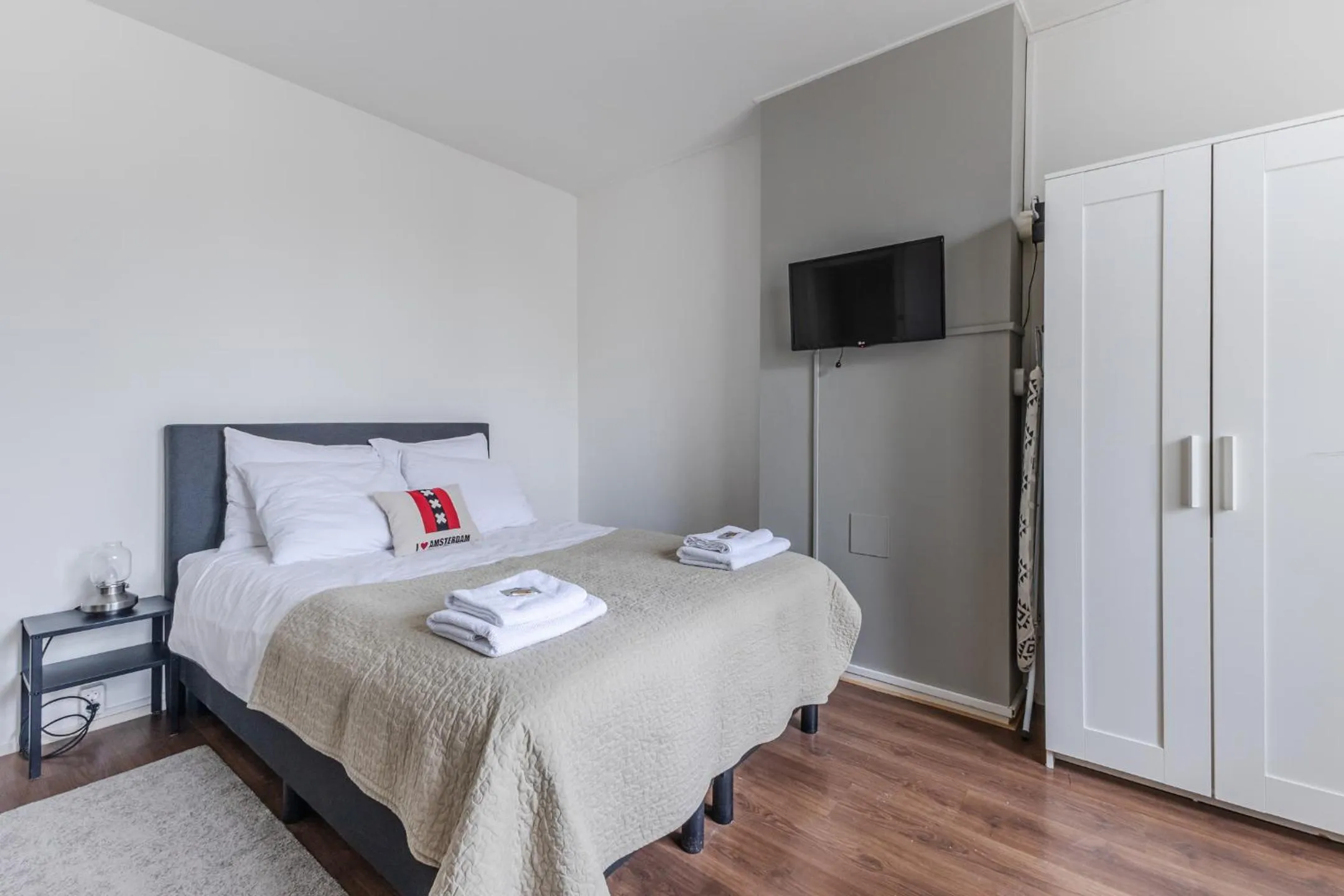 Bedroom in Albert Cuyp Studio