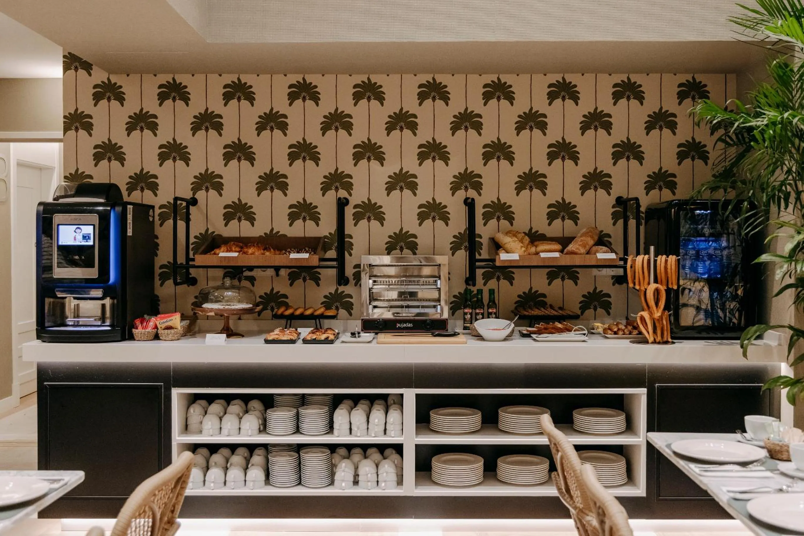 Food and drinks in Hotel Pax Atocha