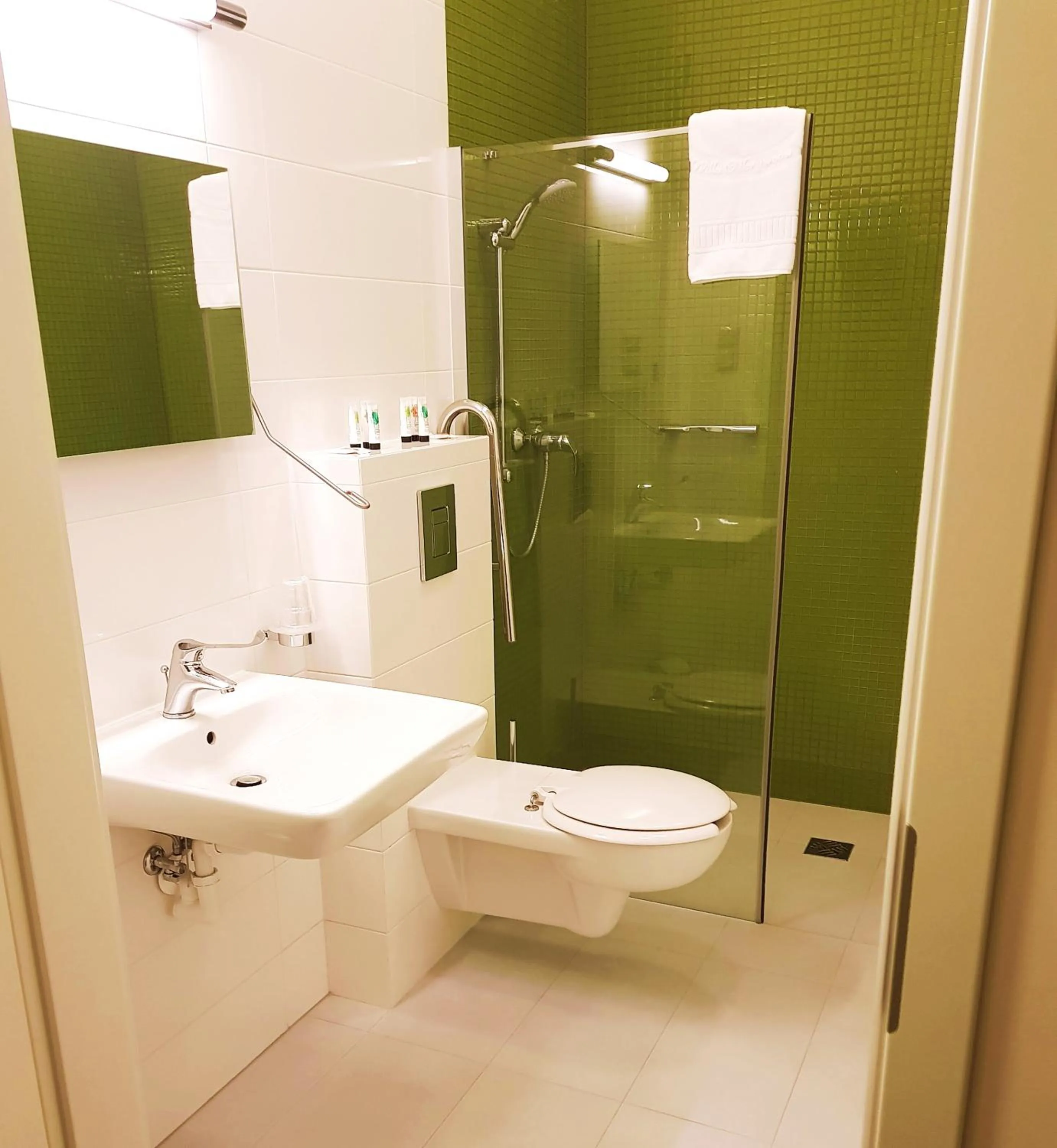 Bathroom in Hotel Willa Odkrywców