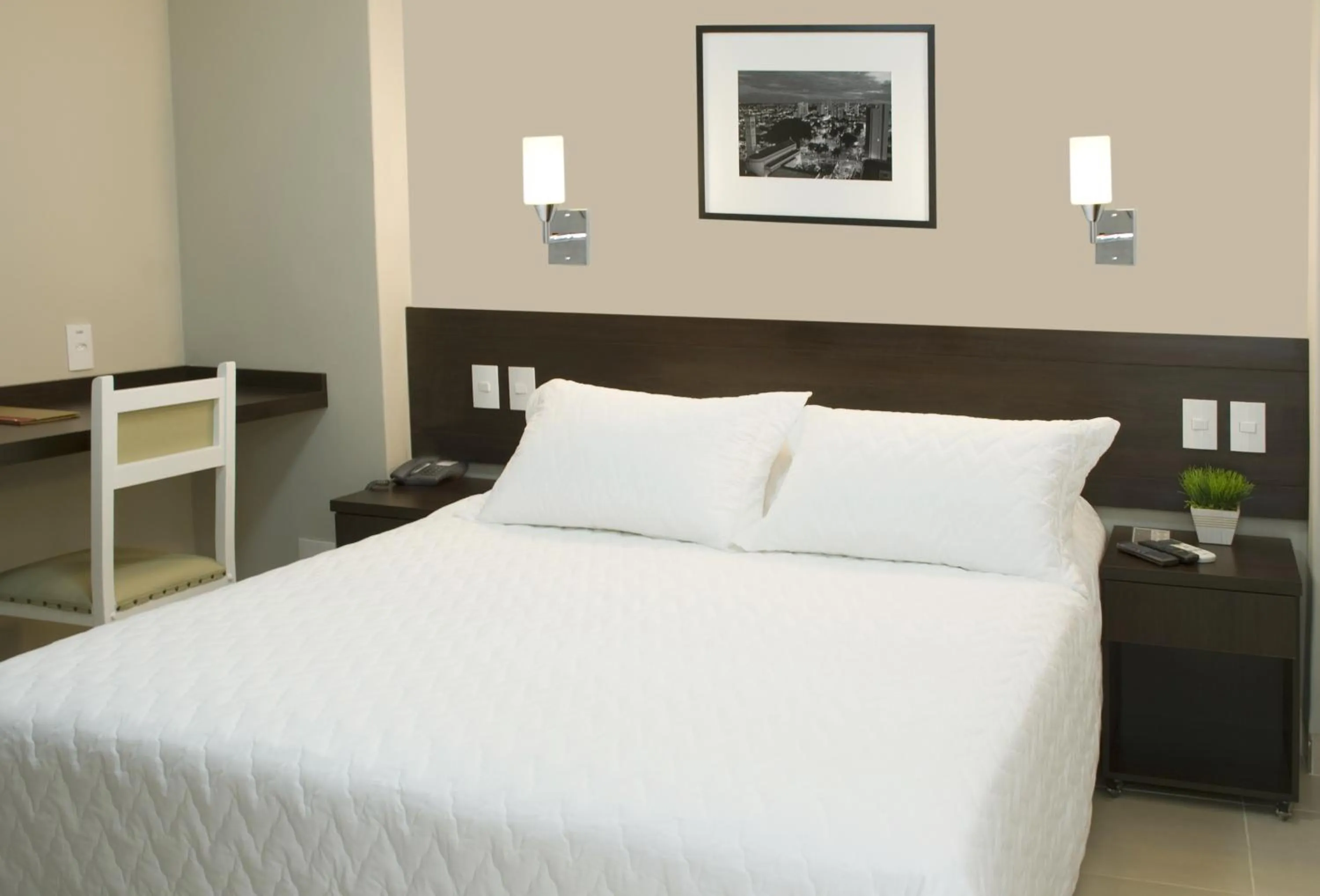 Photo of the whole room, Bed in Lider Hotel Ituiutaba