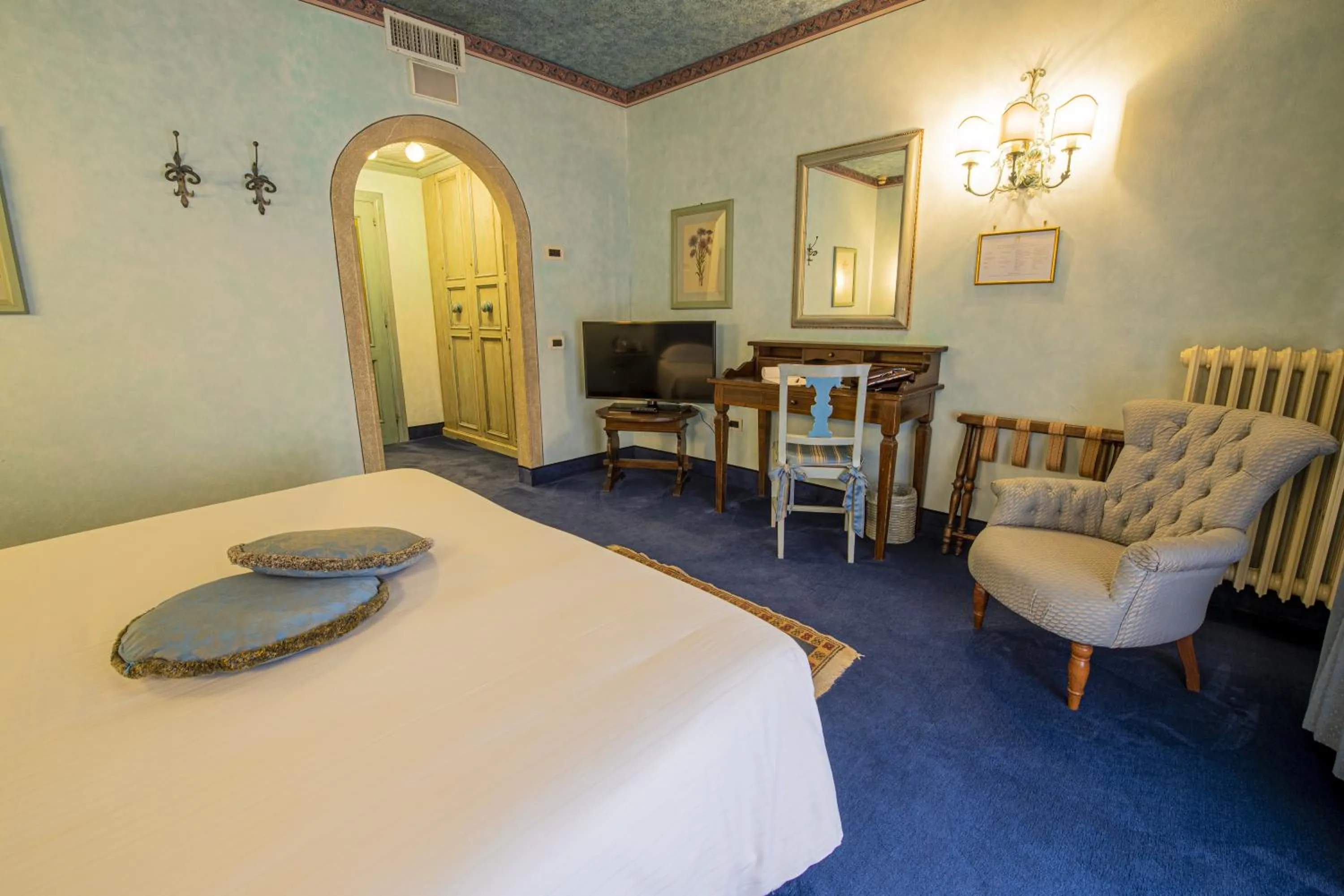 Bed in Hotel Boccaccio