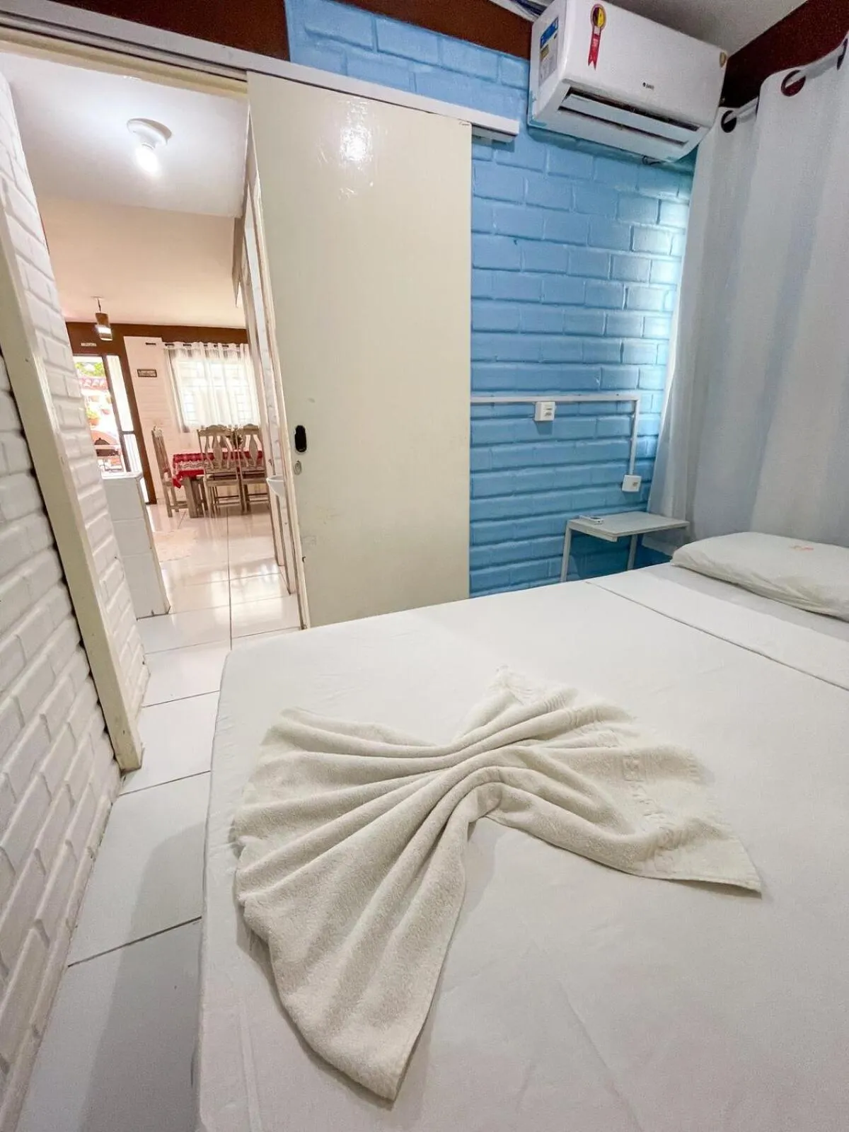 Bed in Casa com Piscina a 40 metros do Mar by La Playa