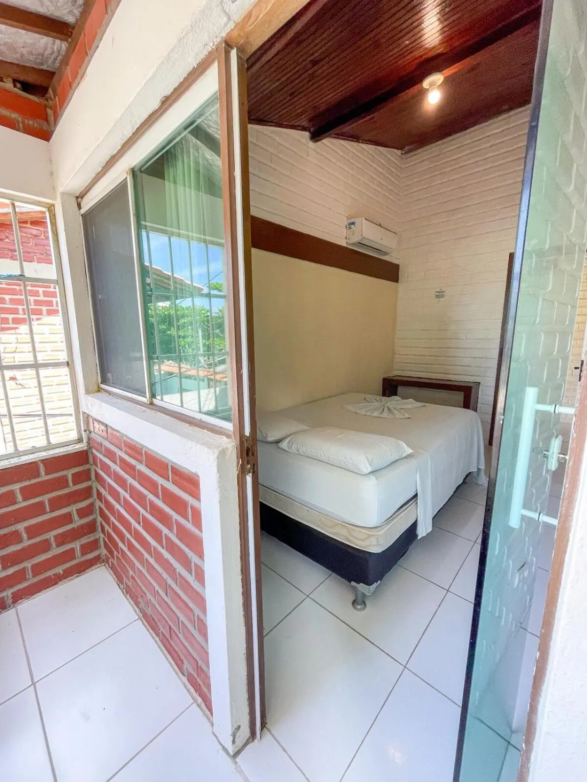 Bed in Casa com Piscina a 40 metros do Mar by La Playa