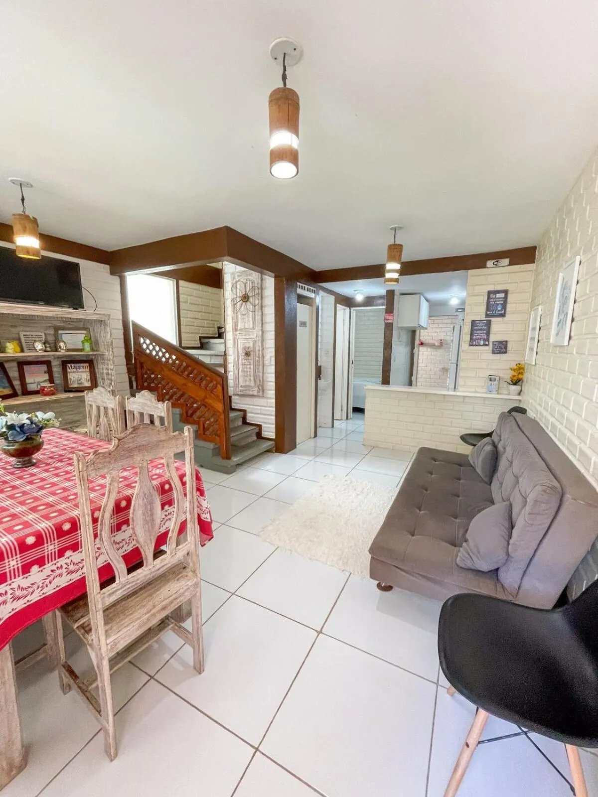 Casa com Piscina a 40 metros do Mar by La Playa