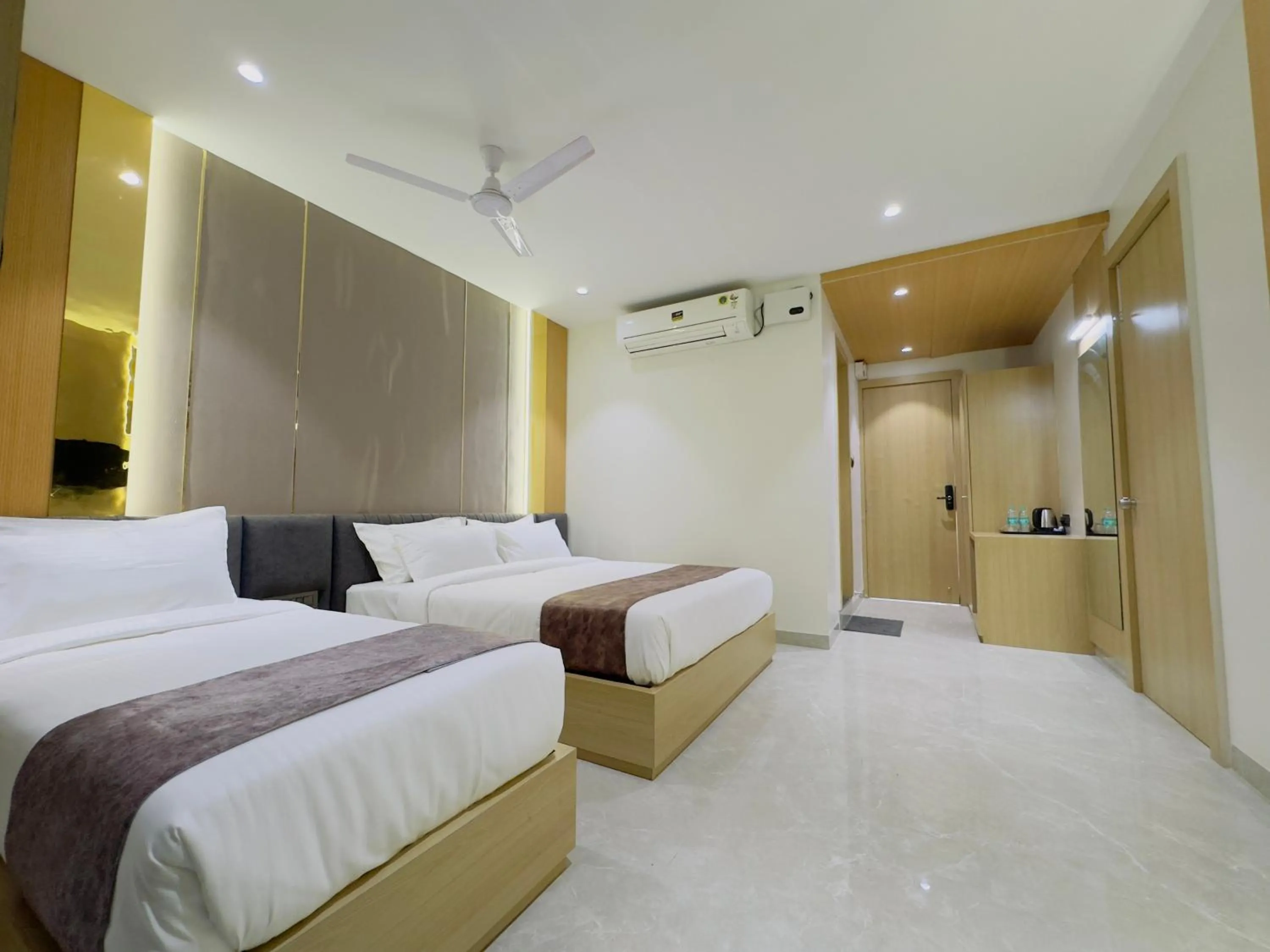 Superior Triple Room in Travinities Hotel Avni Palace