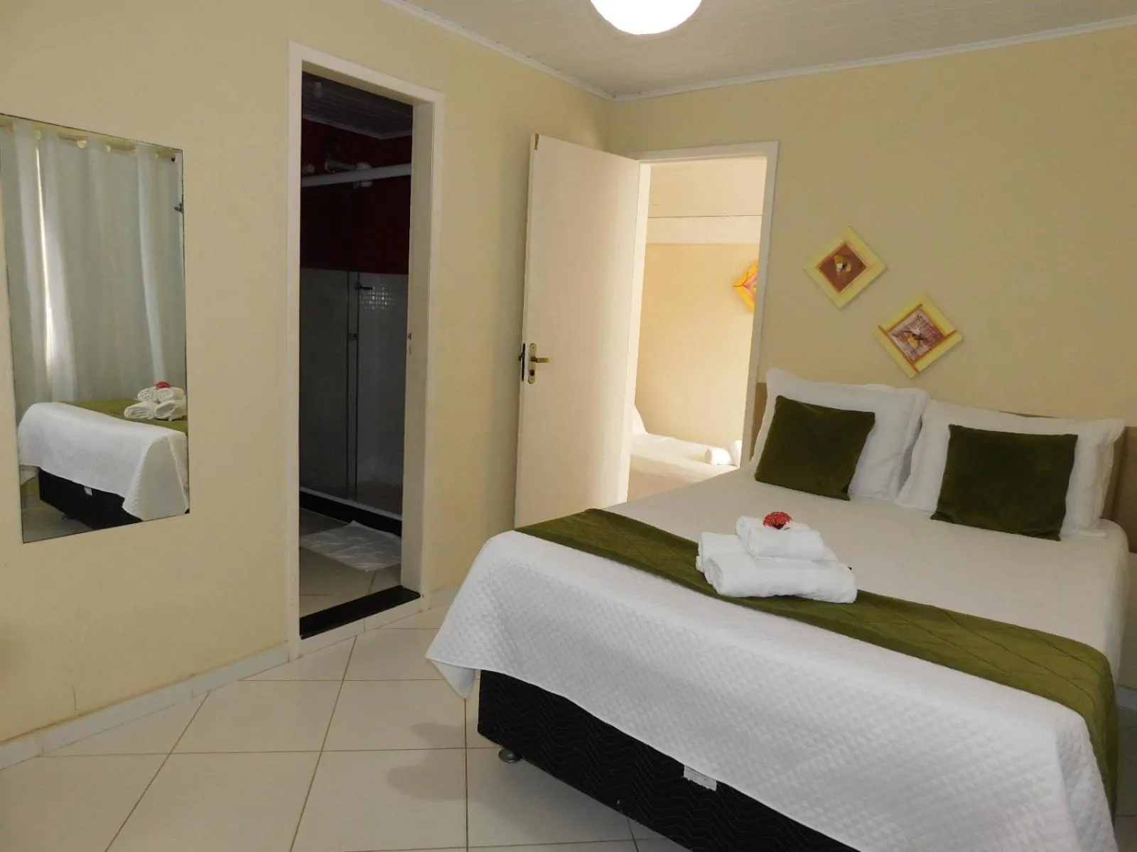 Photo of the whole room, Bed in Pousada Luzes de Geribá