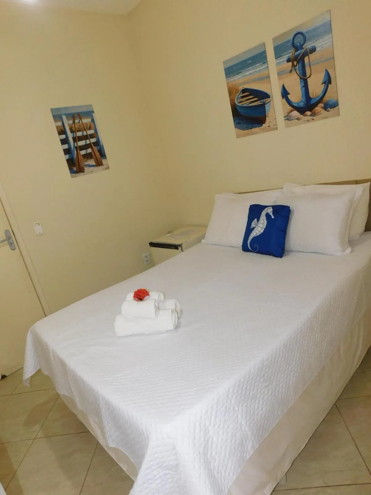 Photo of the whole room, Bed in Pousada Luzes de Geribá