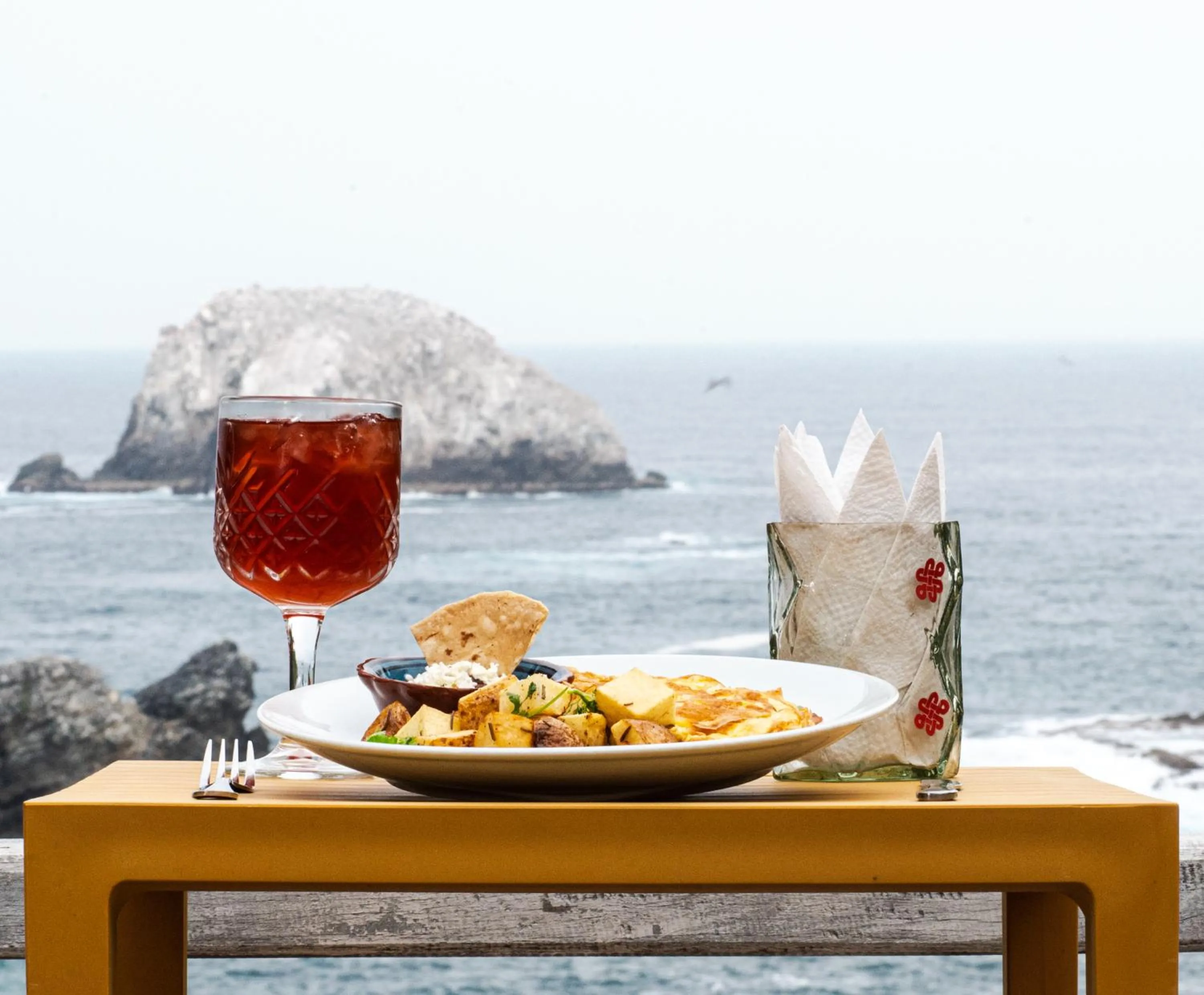 Food and drinks in Villa Aikia (Adults Suites A/C)