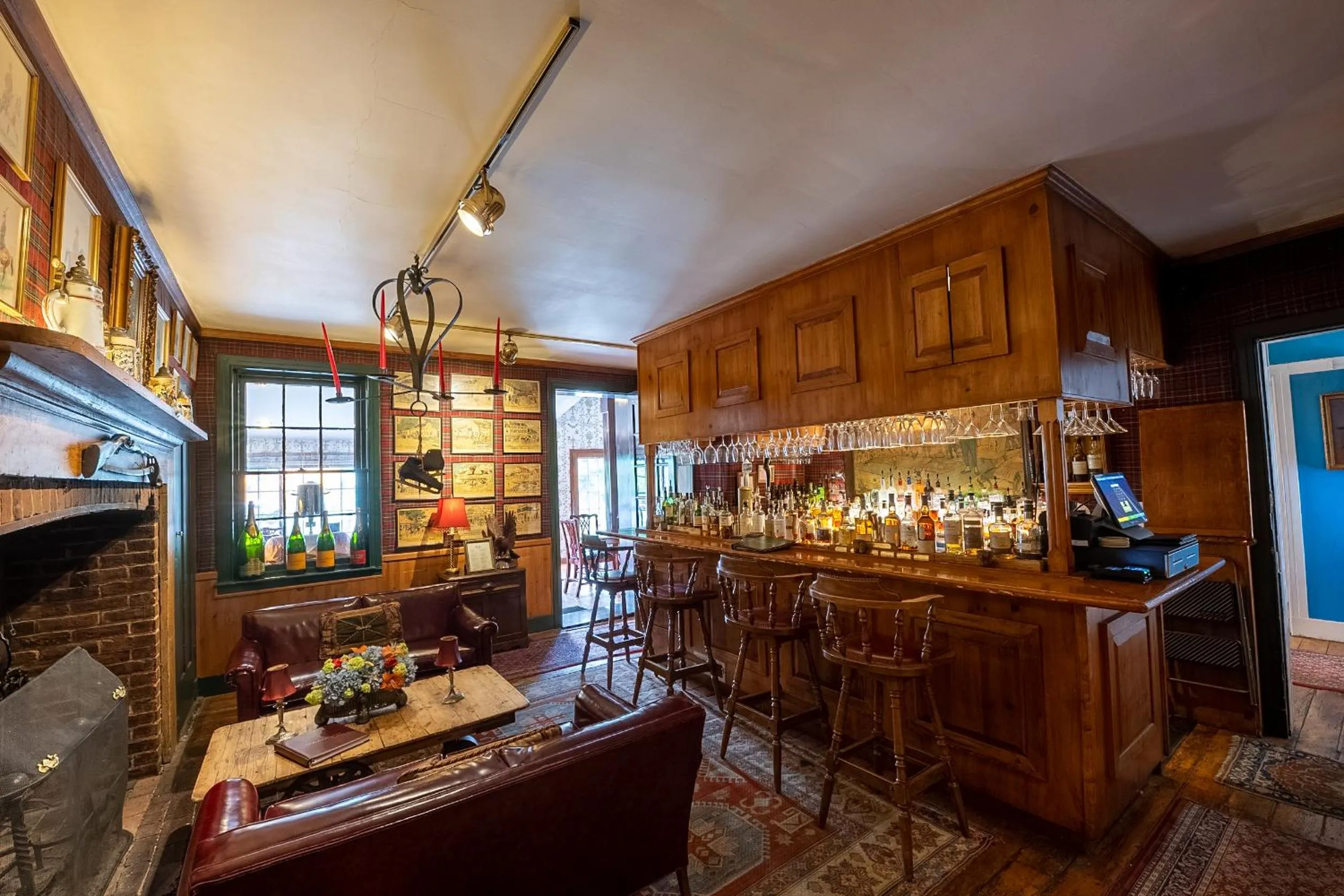 Lounge or bar in Antrim 1844