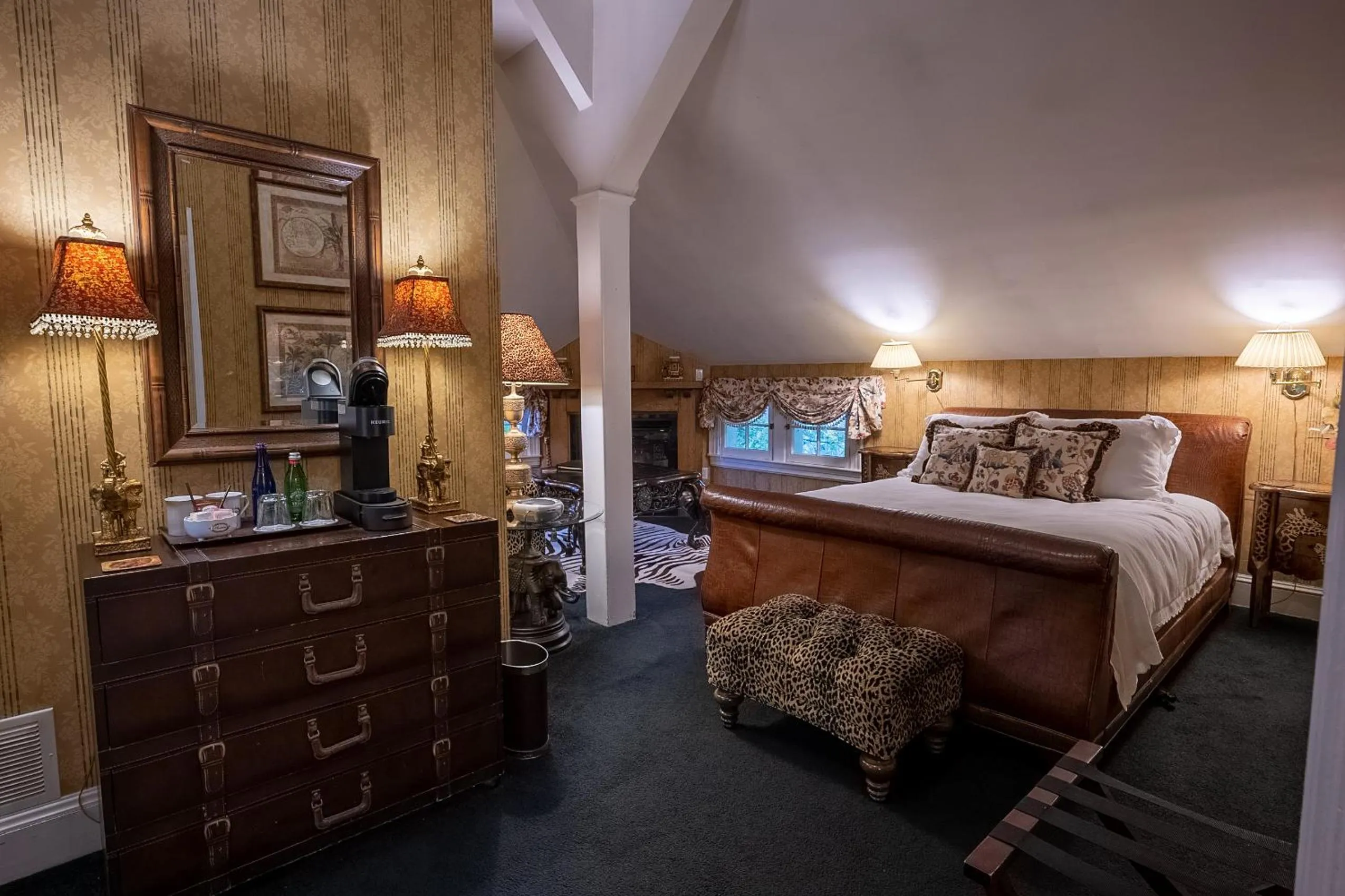 Photo of the whole room, Bed in Antrim 1844