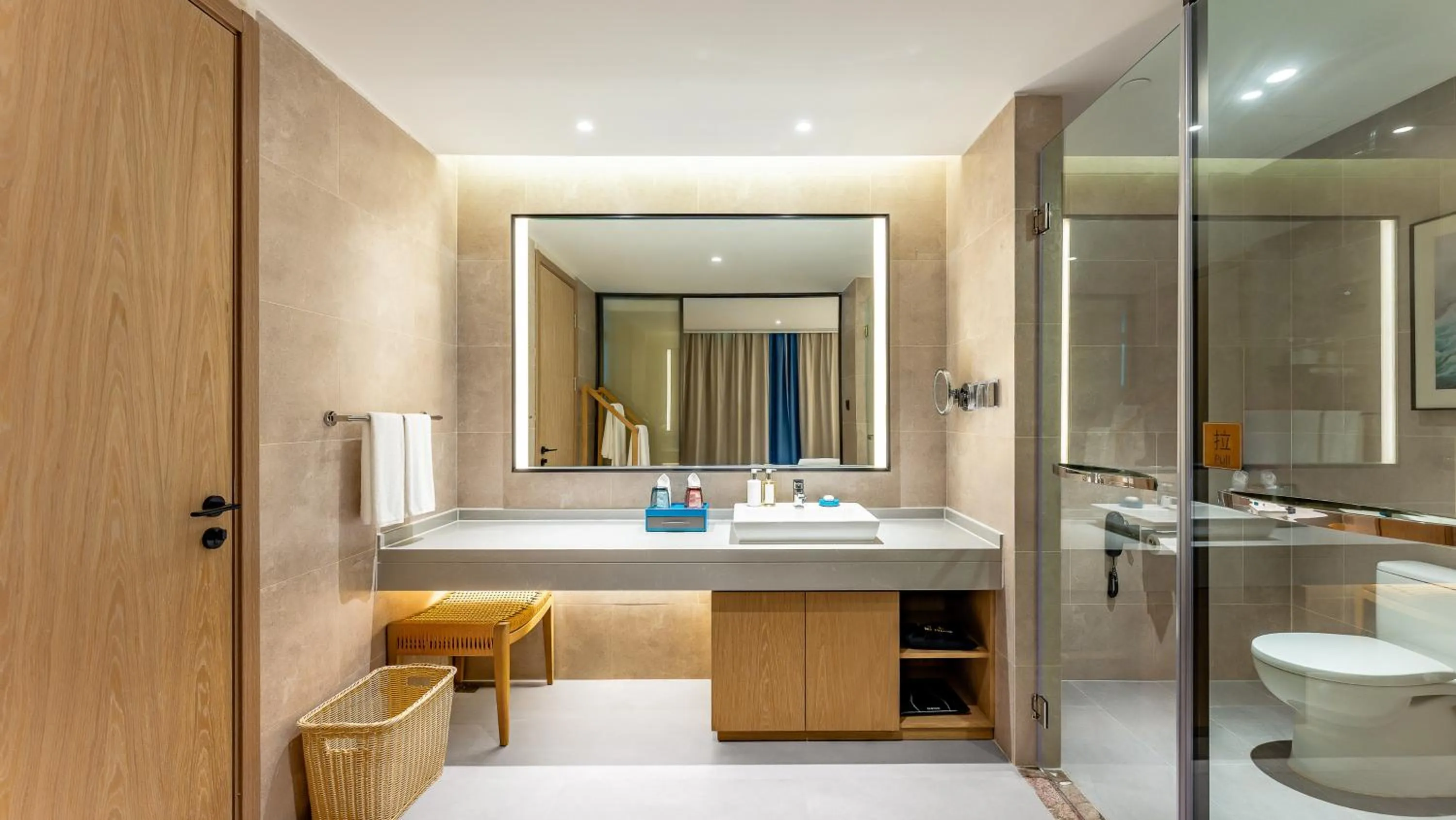 Bedroom in Holiday Inn Hainan Xiangshui Bay by IHG