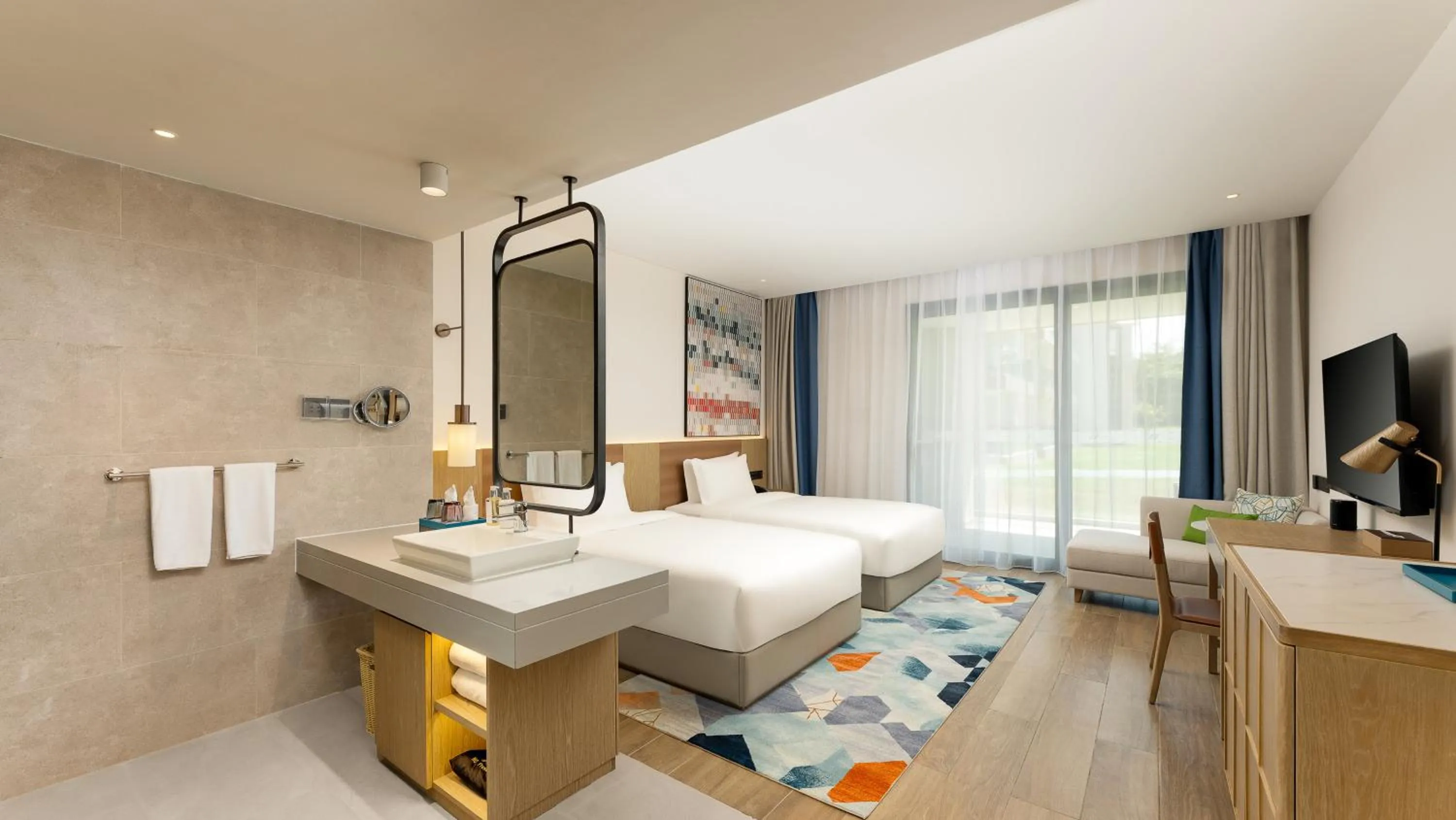 Photo of the whole room, Bed in Holiday Inn Hainan Xiangshui Bay by IHG