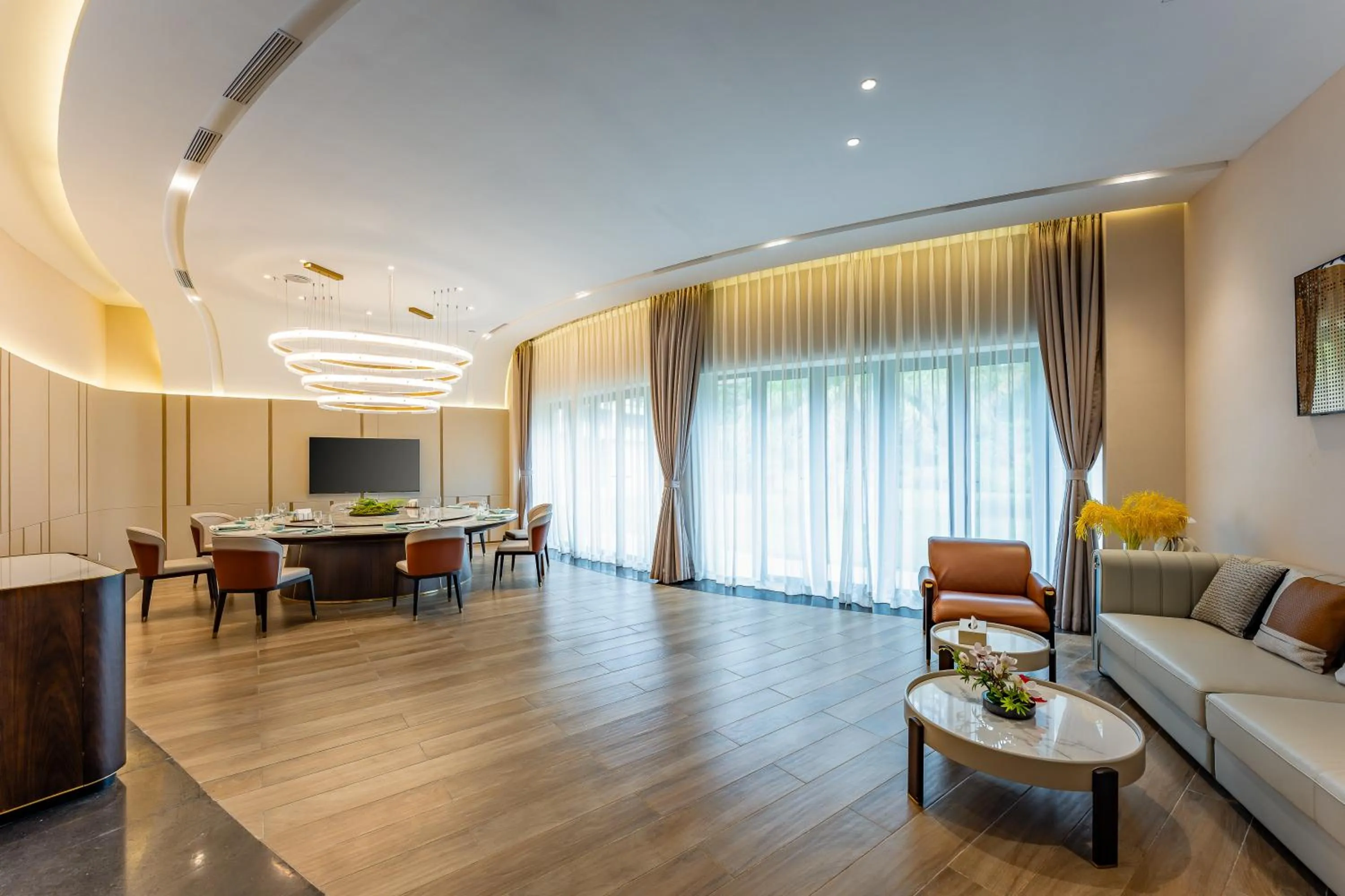 Dining area in Holiday Inn Hainan Xiangshui Bay by IHG