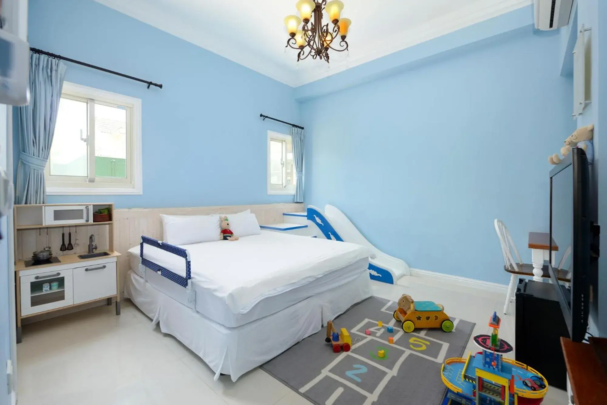 Deluxe Double Room (2 Adults + 1 Child) in Dancing Butterfly Inn Family sliding BnB Deluxe Double Room (2 Adults + 1 Child) in Dancing Butterfly Inn Family sliding BnB