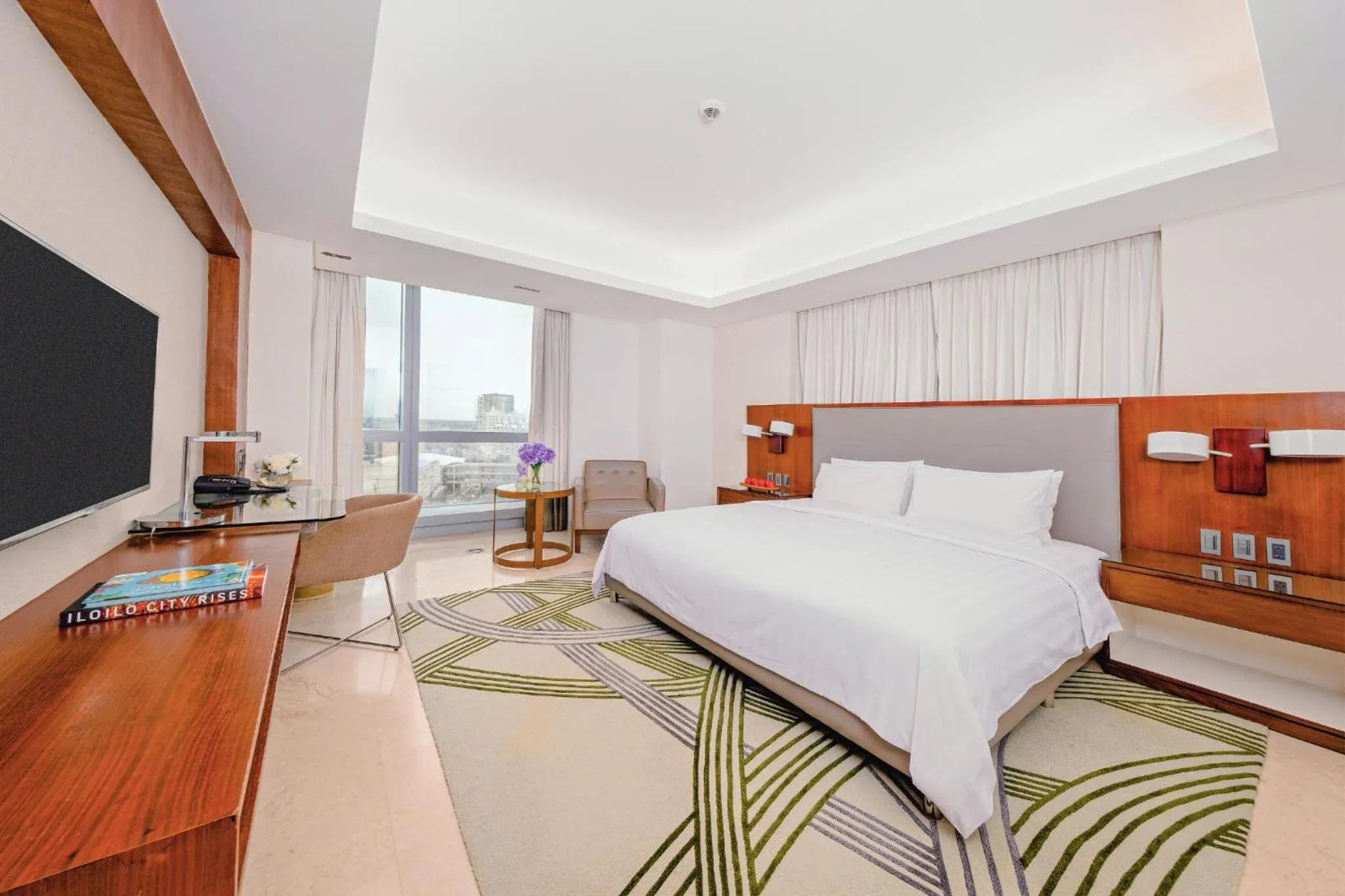 Bed in Richmonde Hotel Iloilo