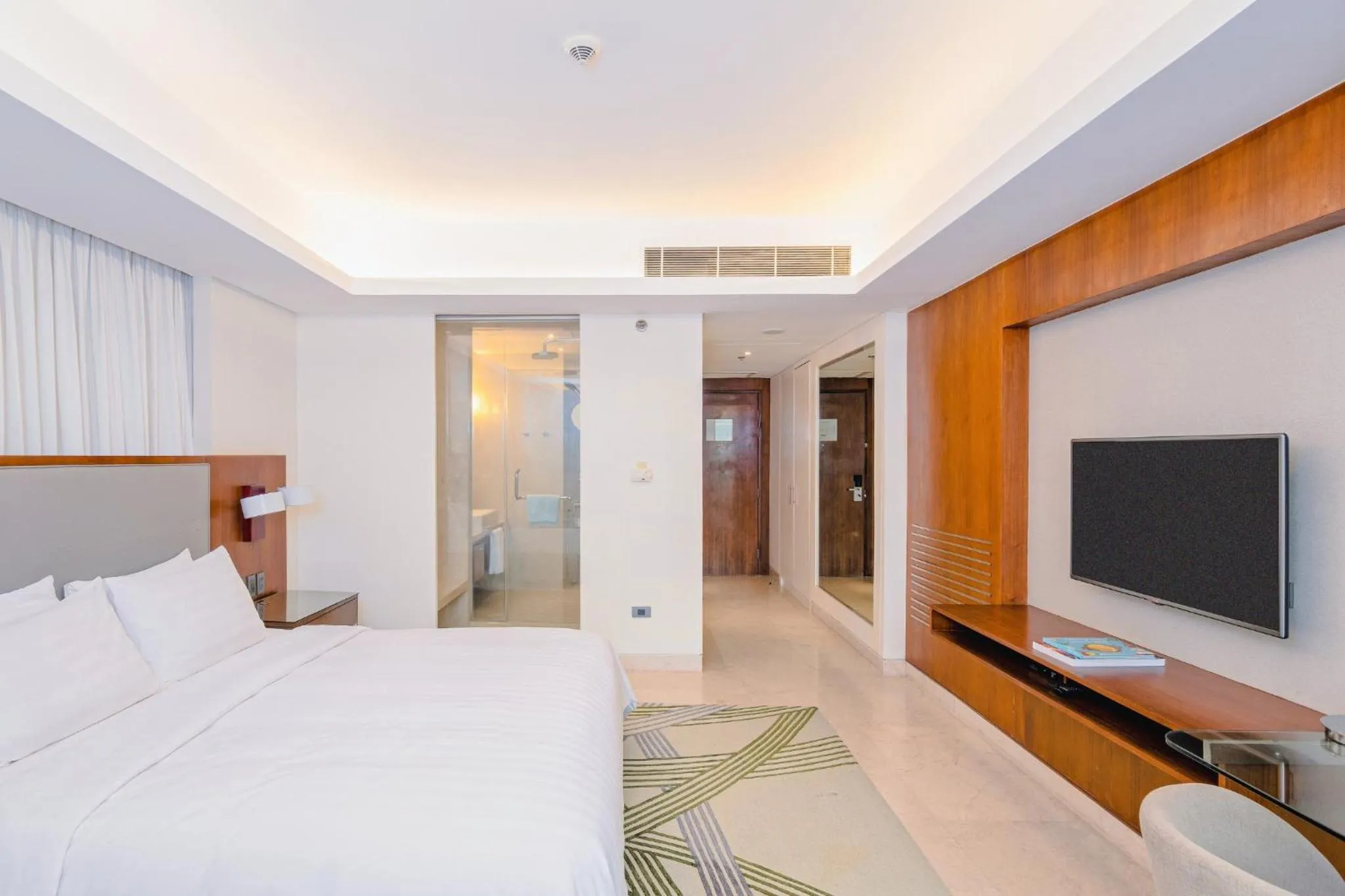 Bed in Richmonde Hotel Iloilo