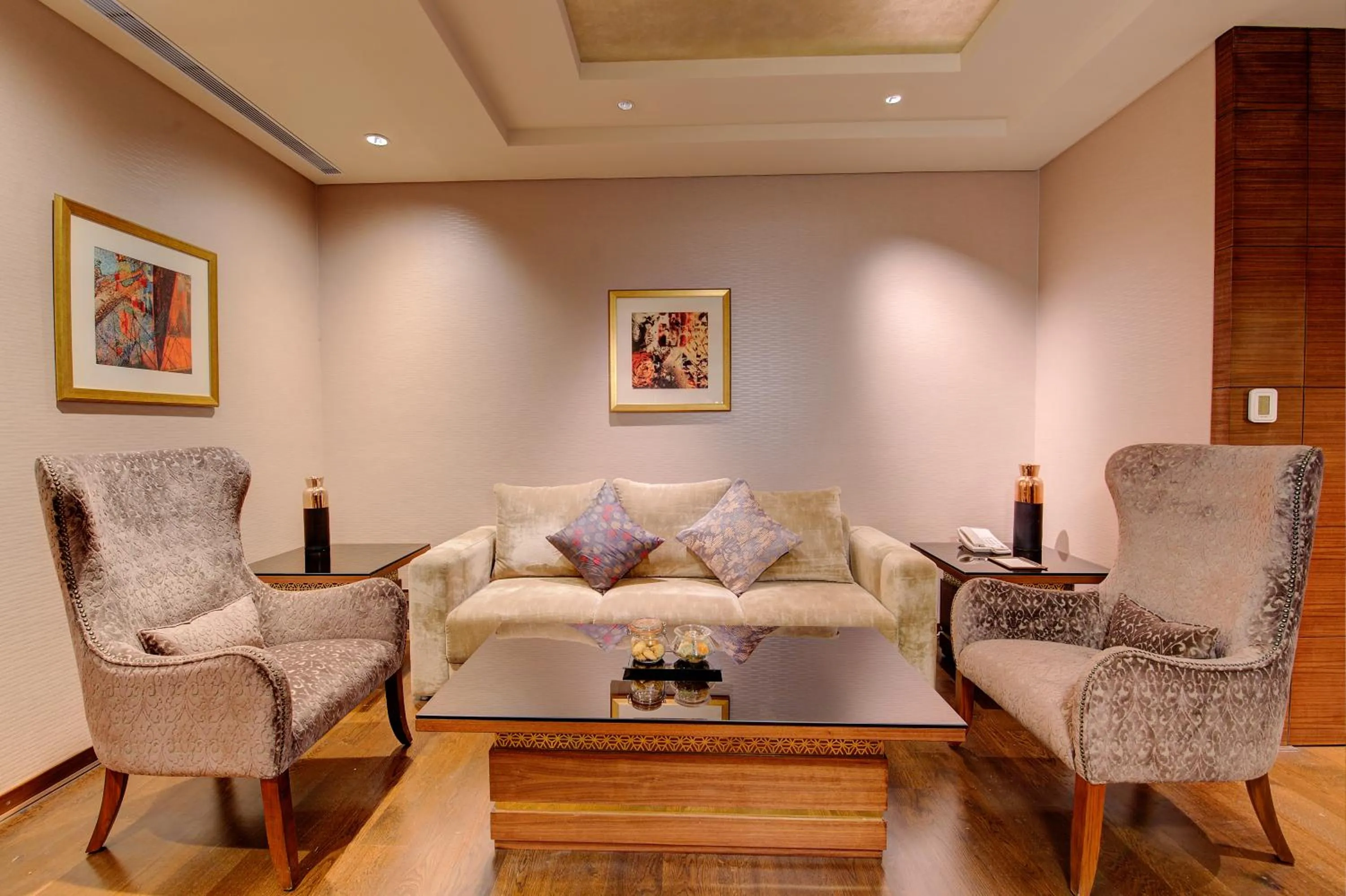 Living room in Niranta Transit Hotel Terminal 2 Arrivals/Landside