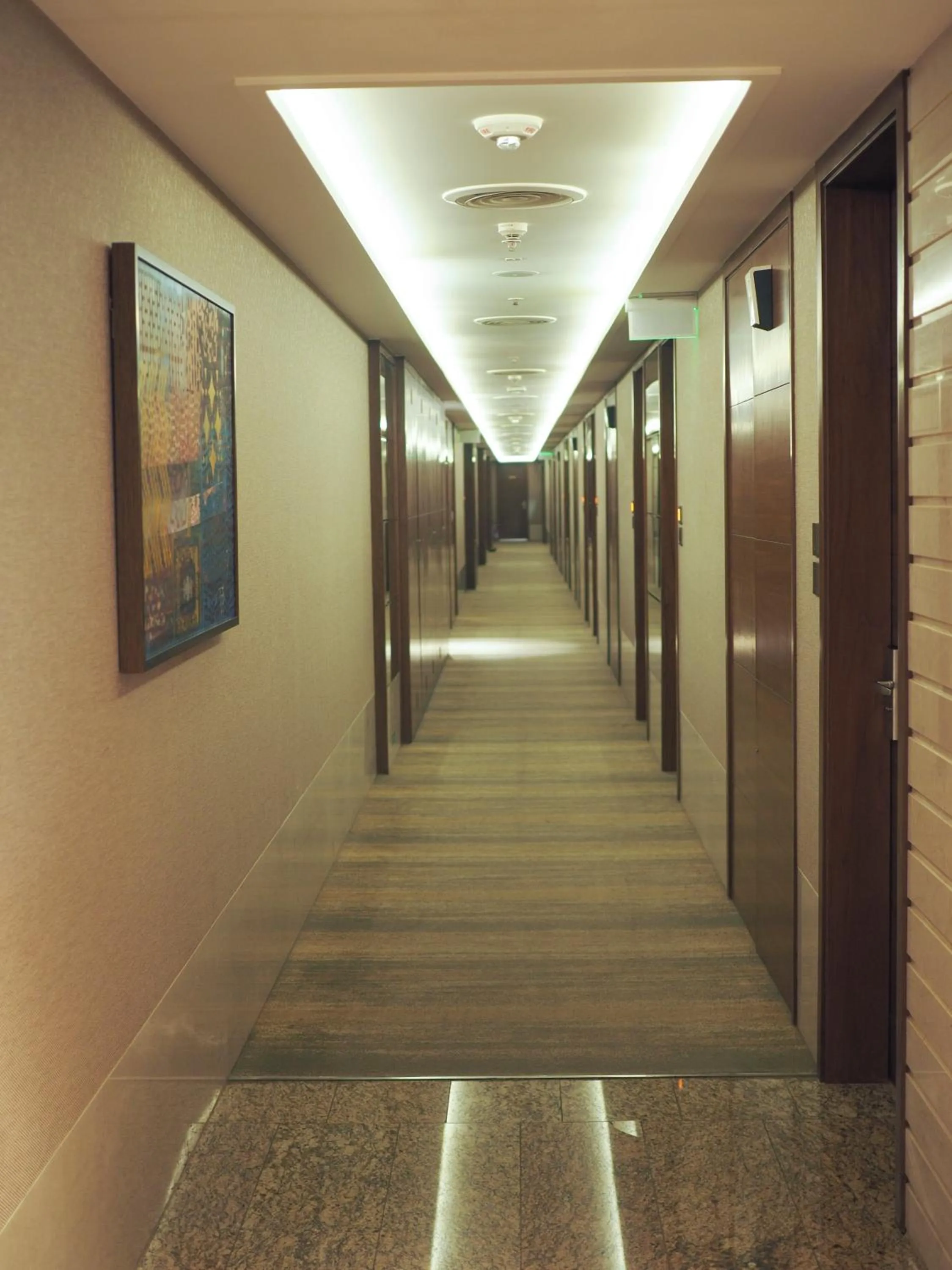 Area and facilities in Niranta Transit Hotel Terminal 2 Arrivals/Landside