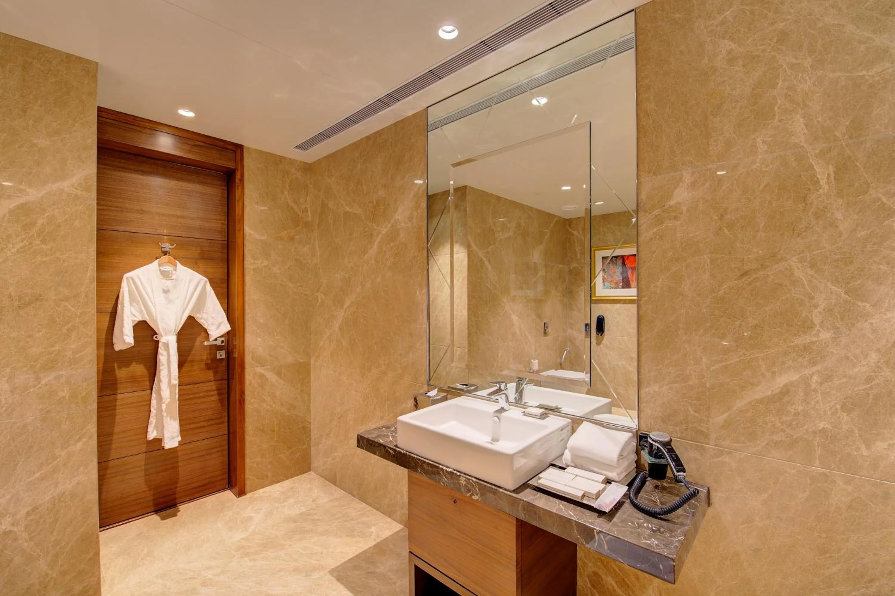 Bathroom in Niranta Transit Hotel Terminal 2 Arrivals/Landside