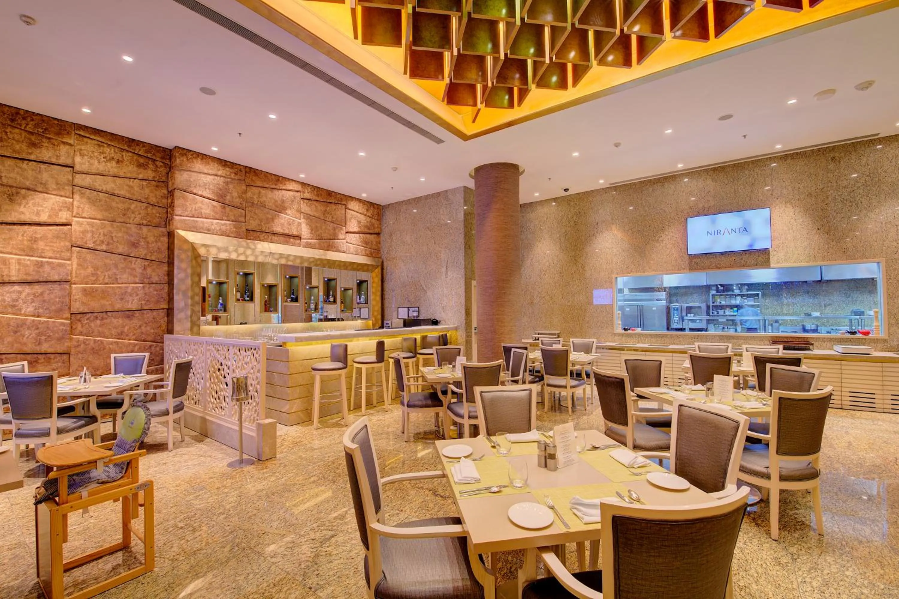 Restaurant/places to eat in Niranta Transit Hotel Terminal 2 Arrivals/Landside
