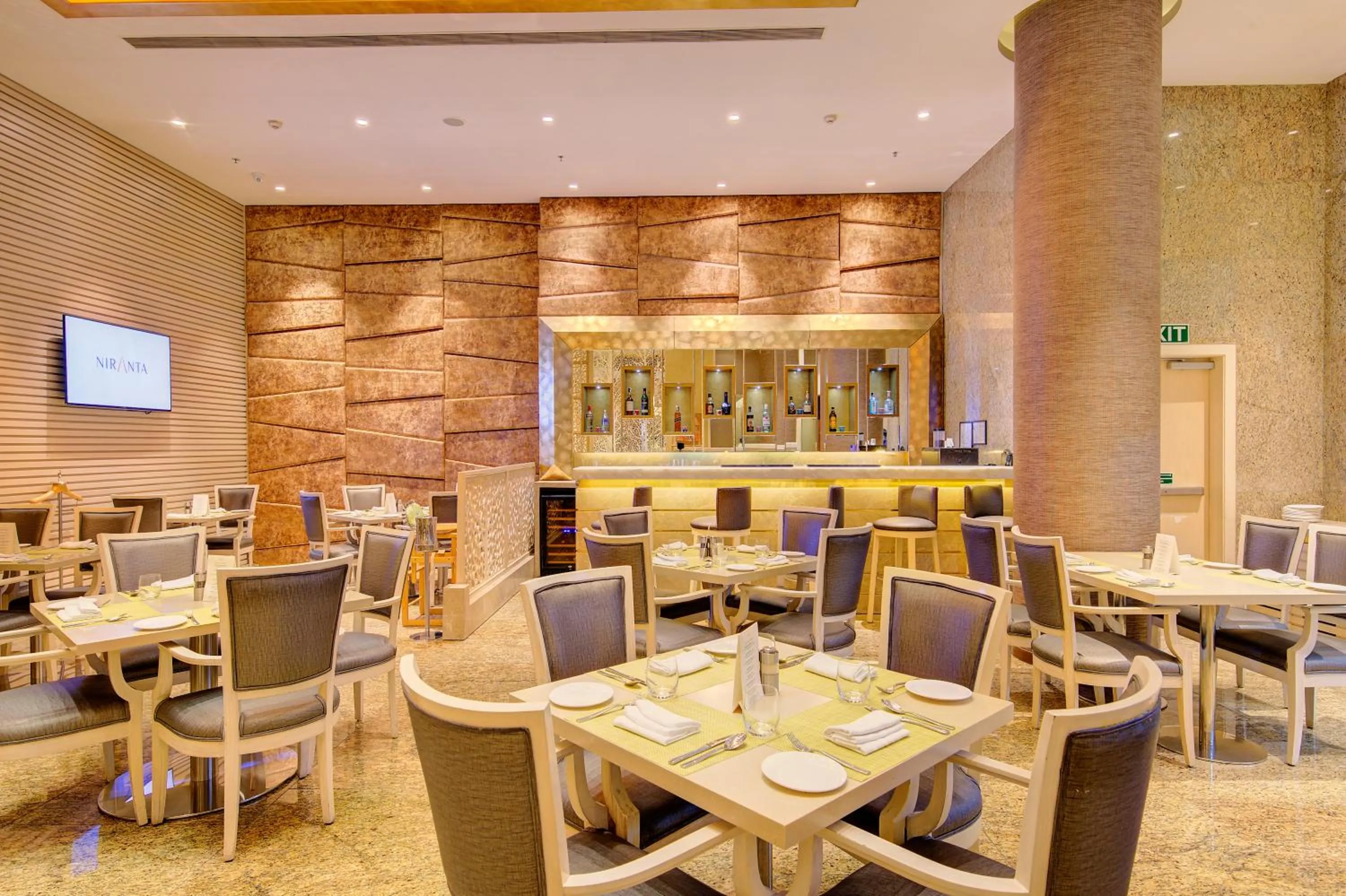 Restaurant/places to eat in Niranta Transit Hotel Terminal 2 Arrivals/Landside