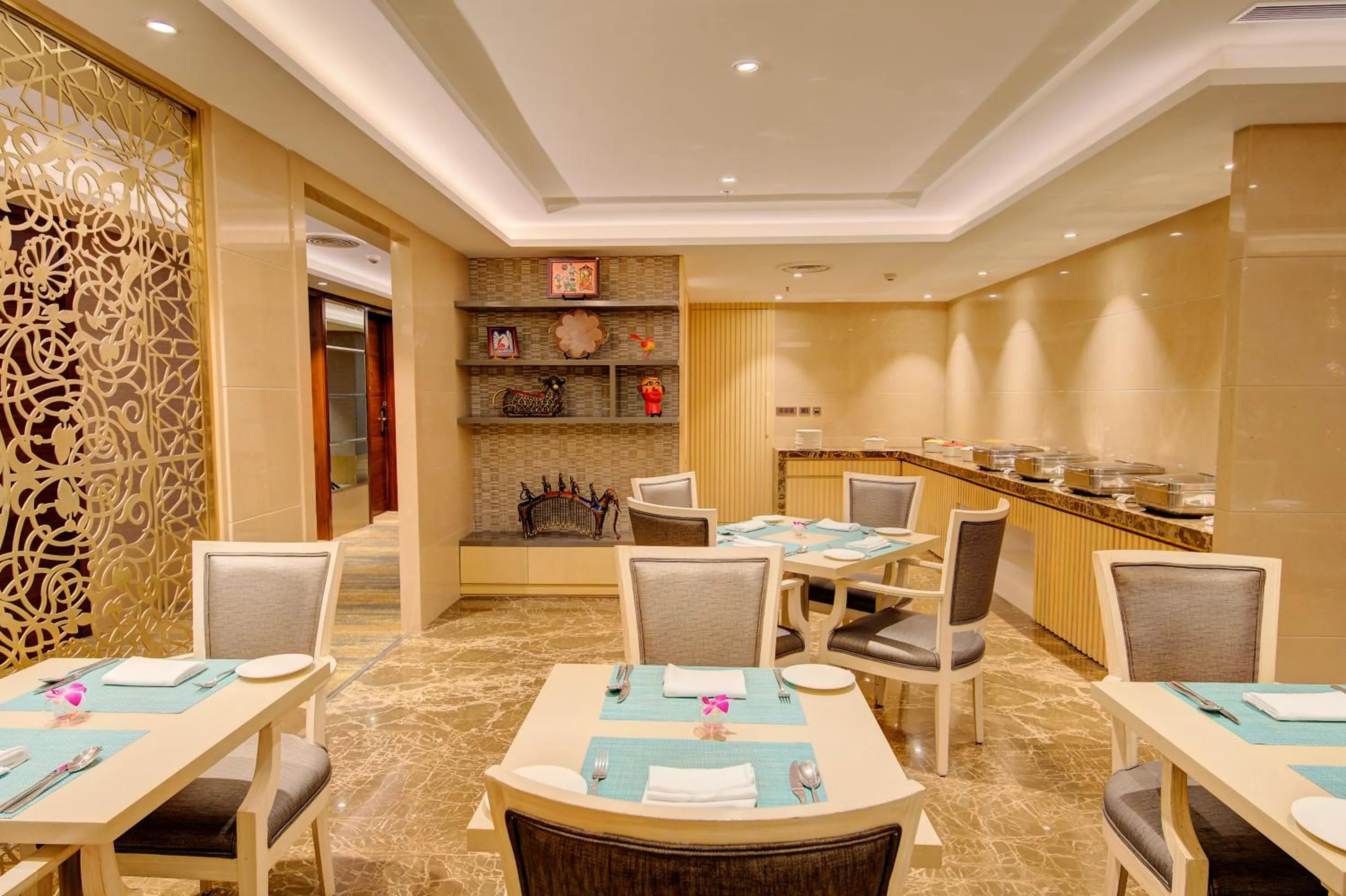 Restaurant/places to eat in Niranta Transit Hotel Terminal 2 Arrivals/Landside
