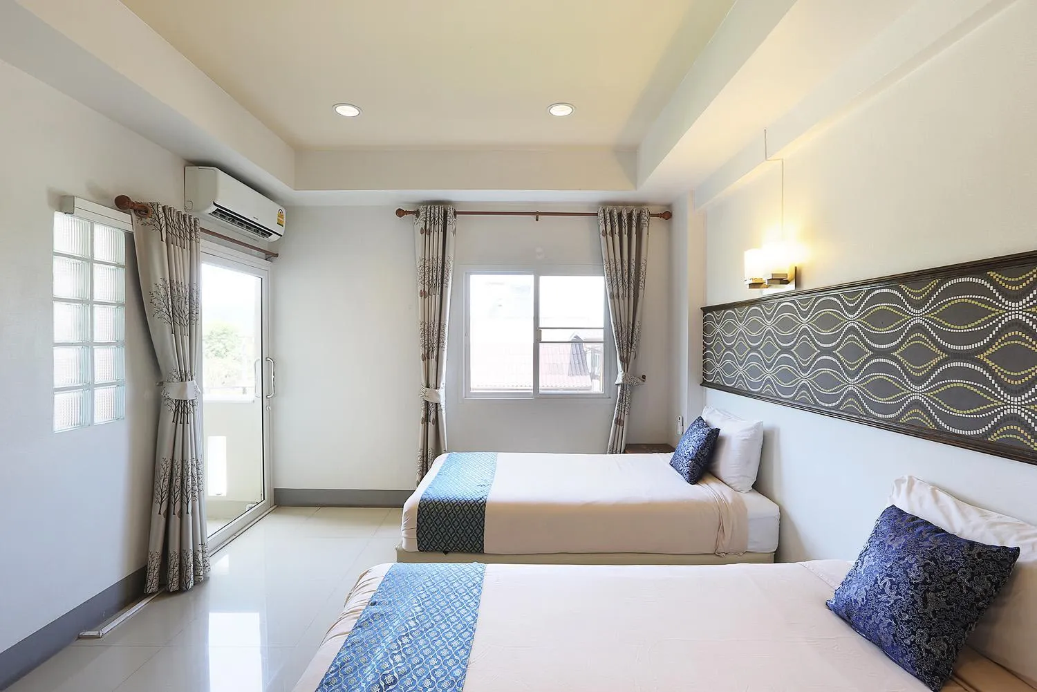 Photo of the whole room, Bed in V Place Residence