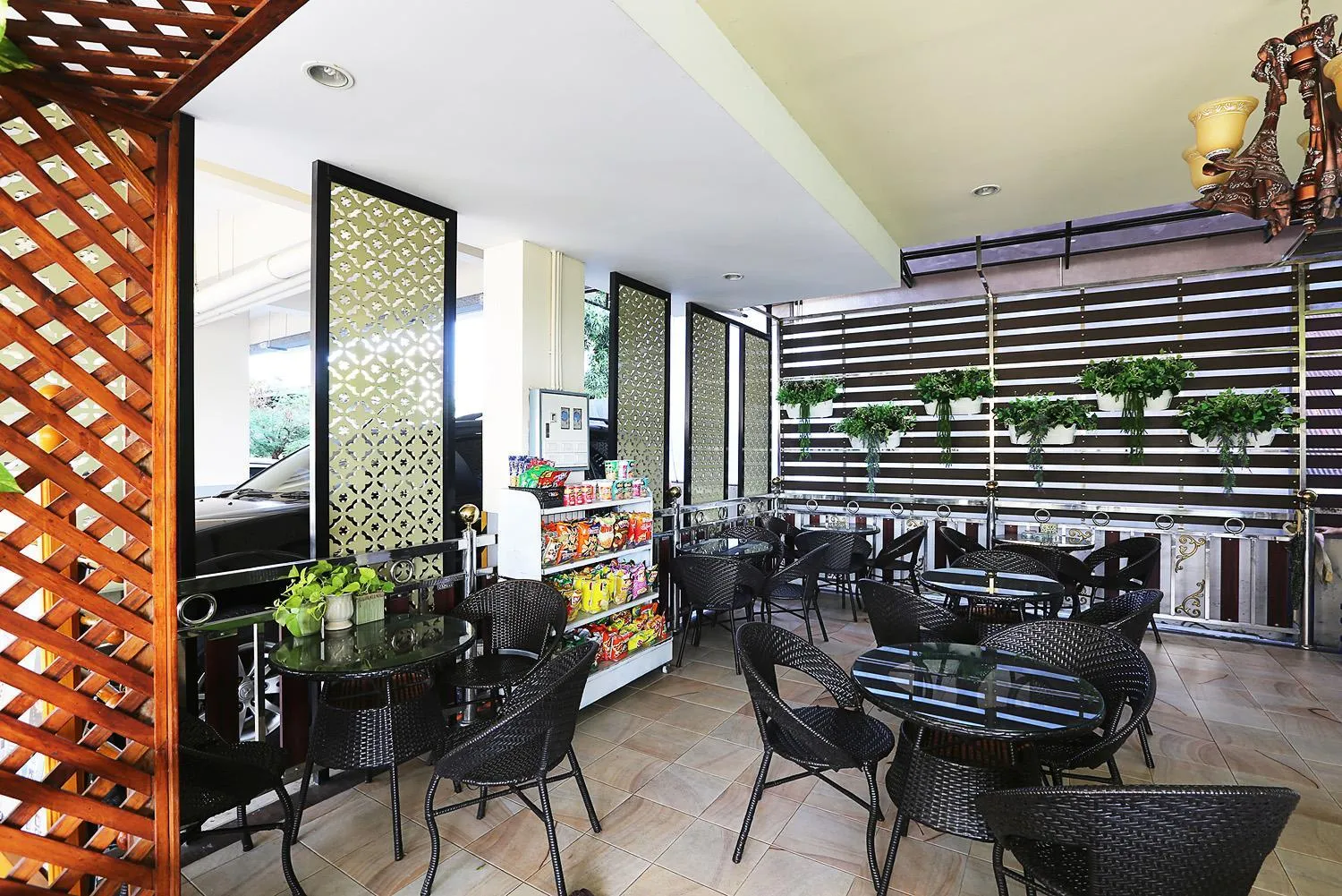 Restaurant/places to eat in V Place Residence