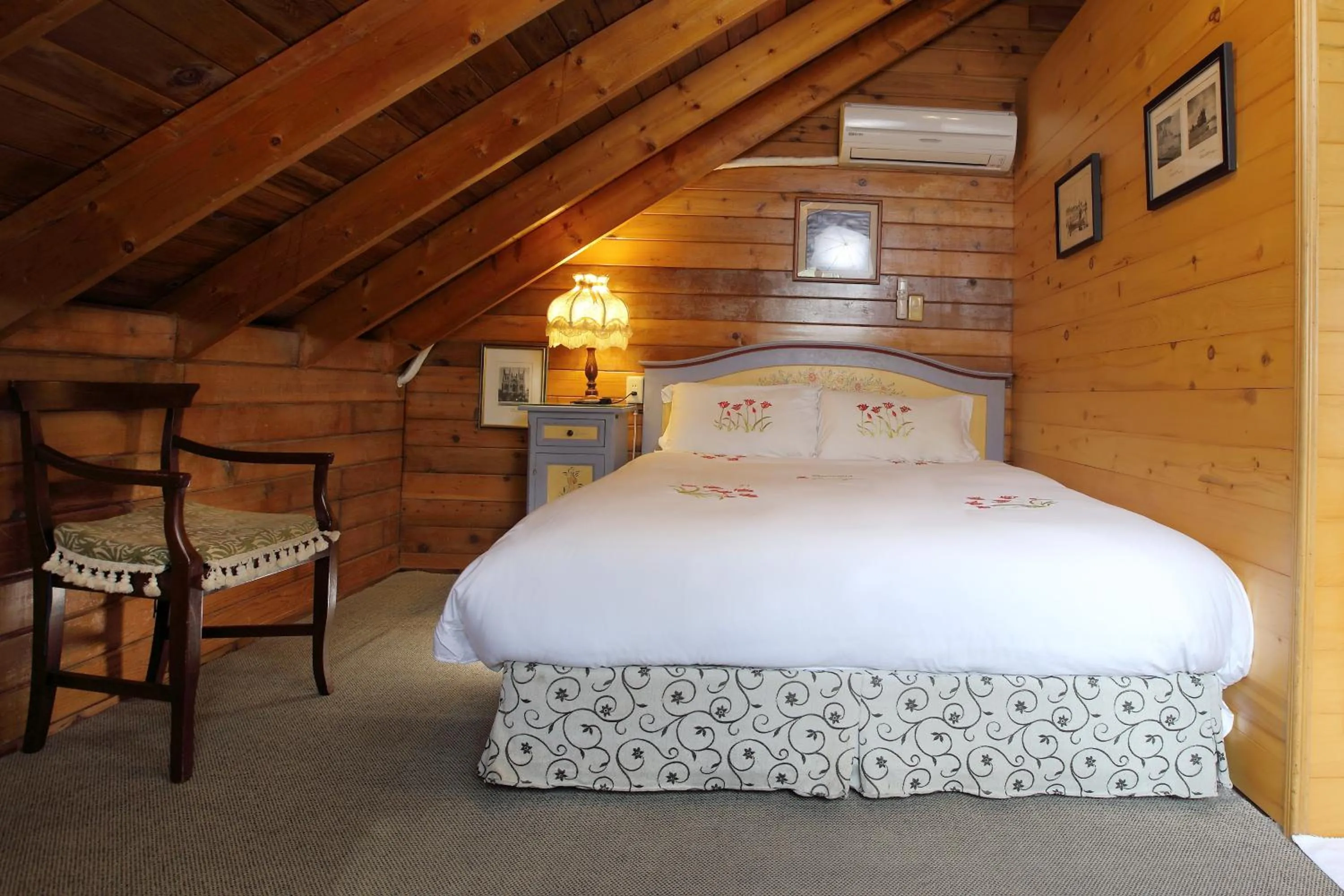 Bed in Cingjing Hanging Garden & Resort