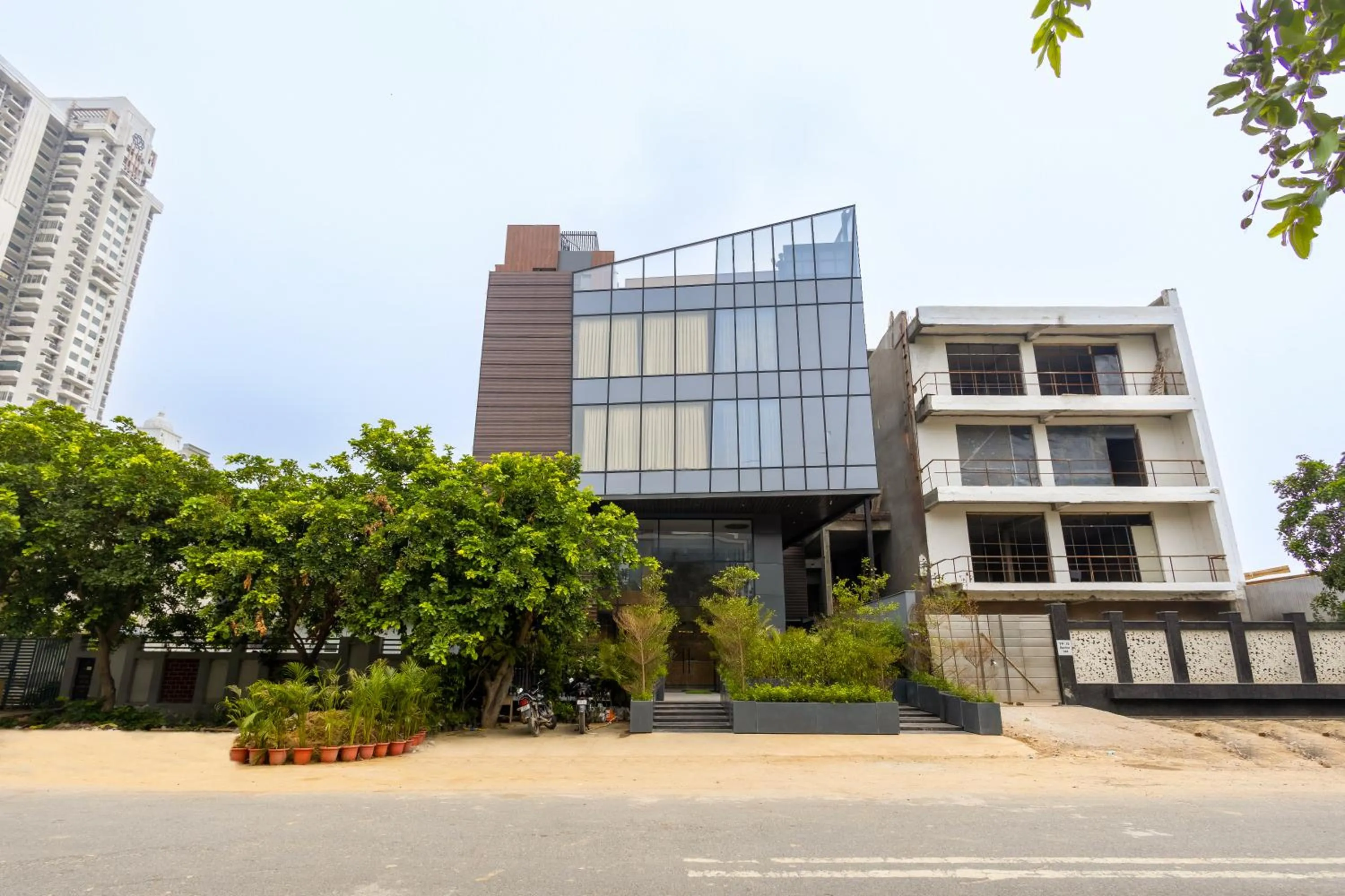 Property building in Saltstayz Autograph - Advant & Sector 144