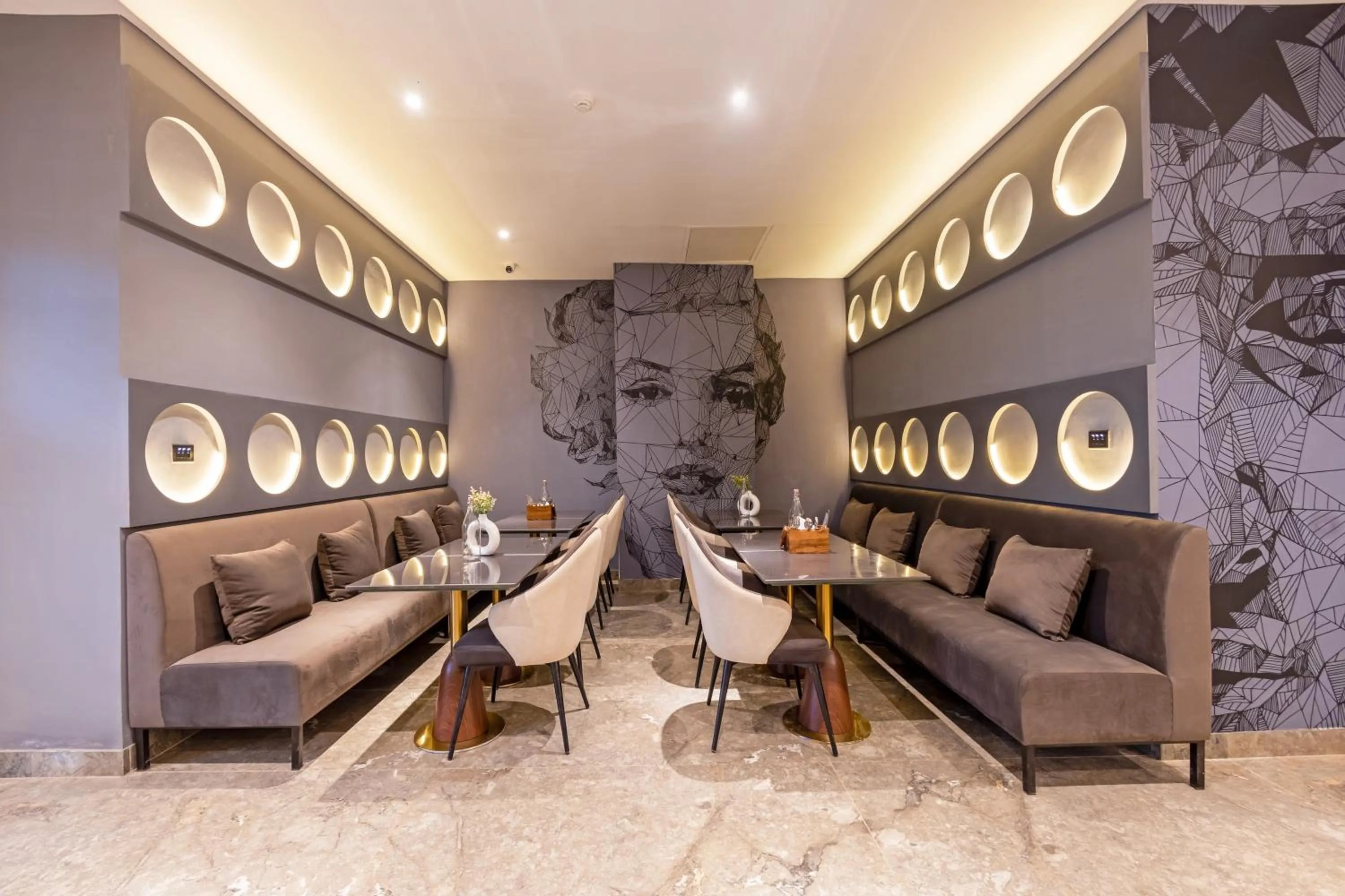 Restaurant/places to eat in Saltstayz Autograph - Advant & Sector 144