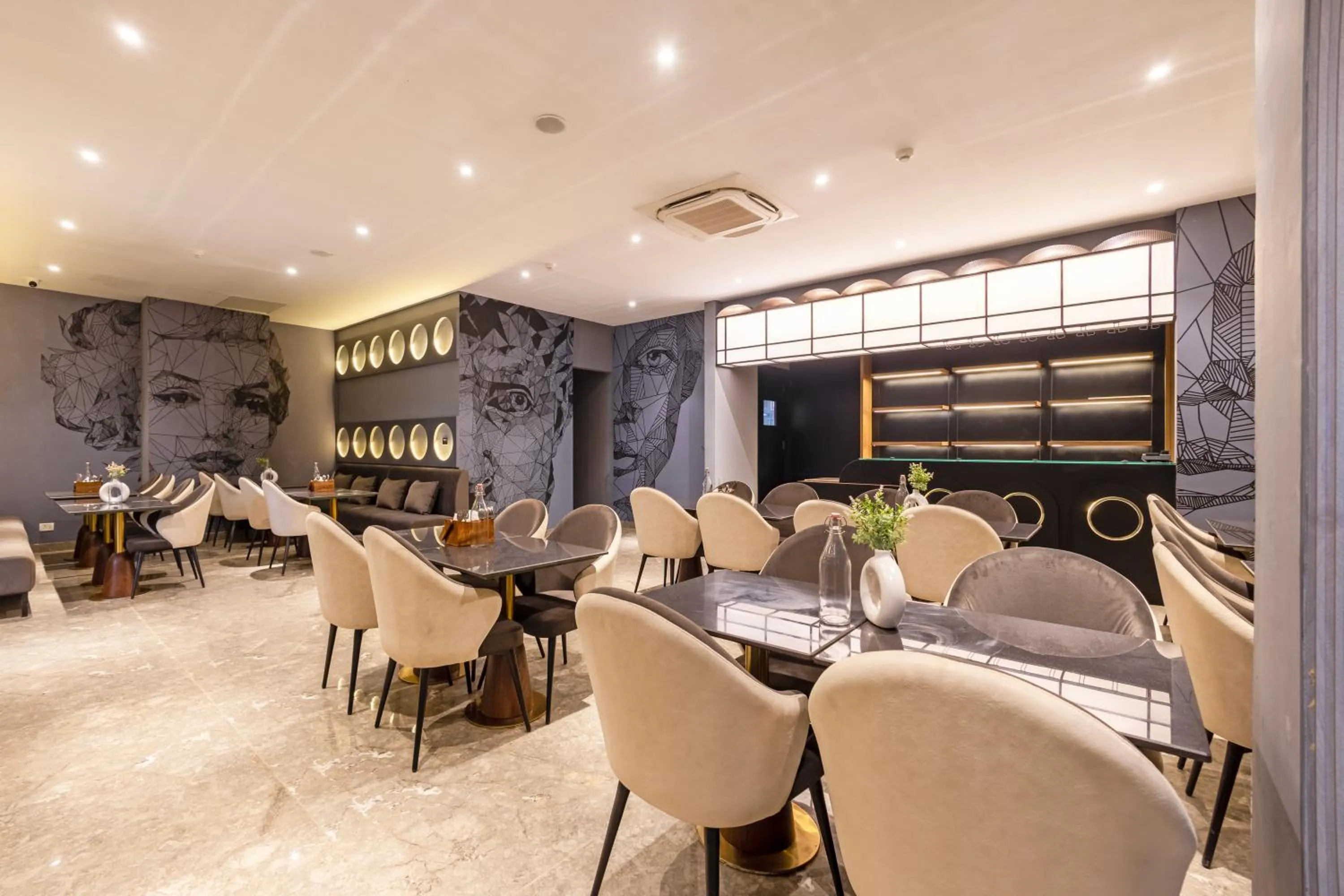 Restaurant/places to eat in Saltstayz Autograph - Advant & Sector 144