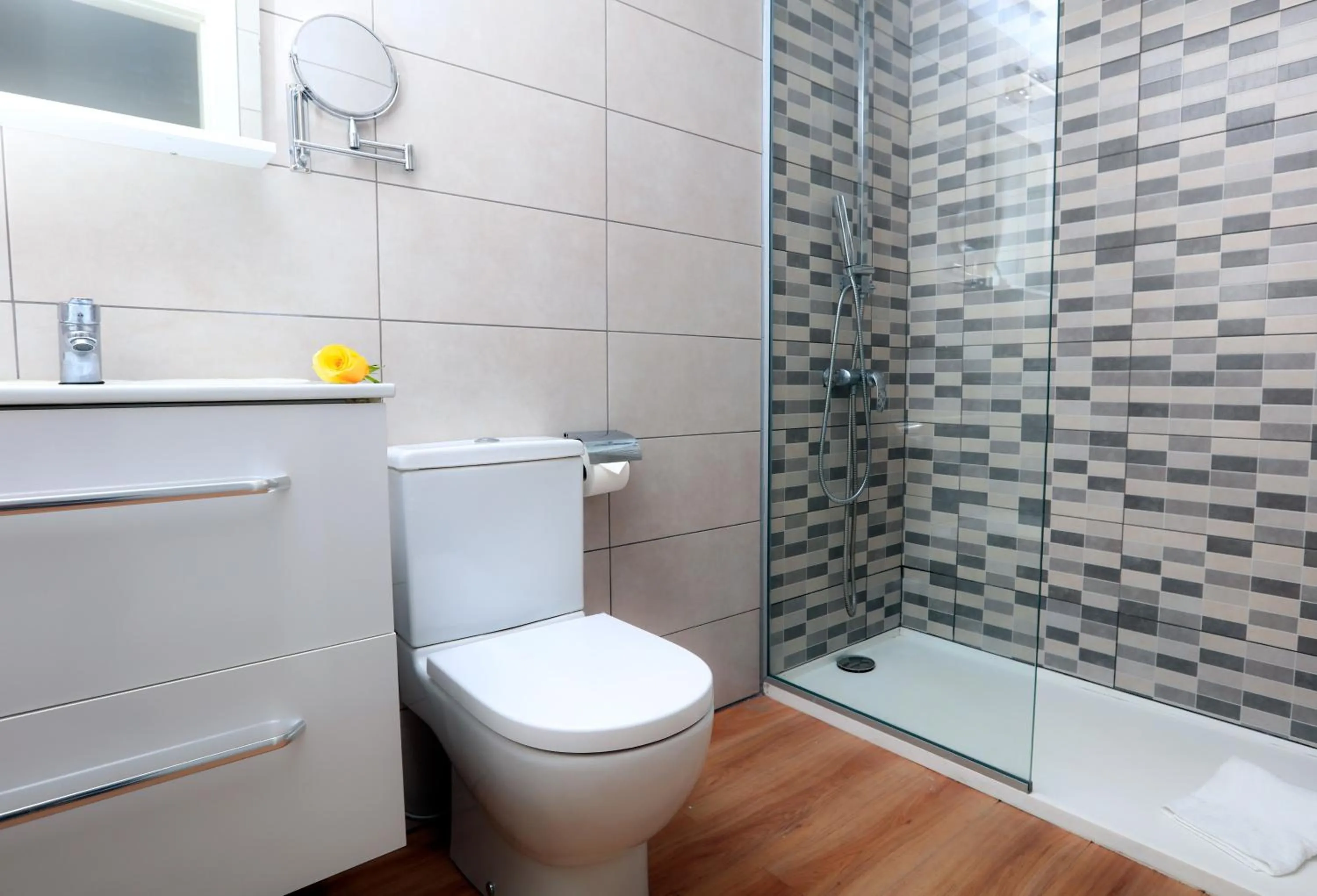 Shower, Bathroom in Canaima