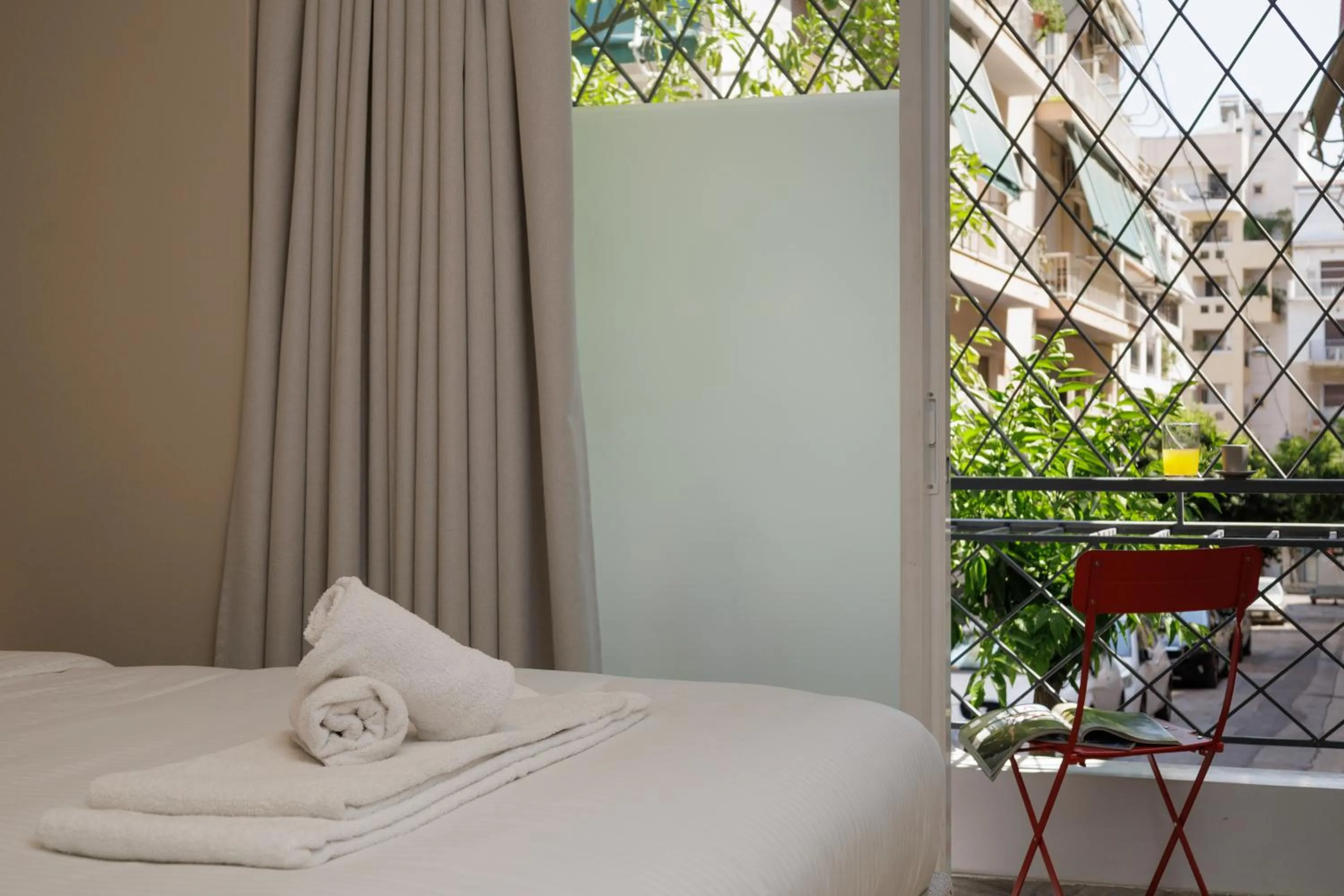 Bed in Incanto Boutique Suites - Koukaki