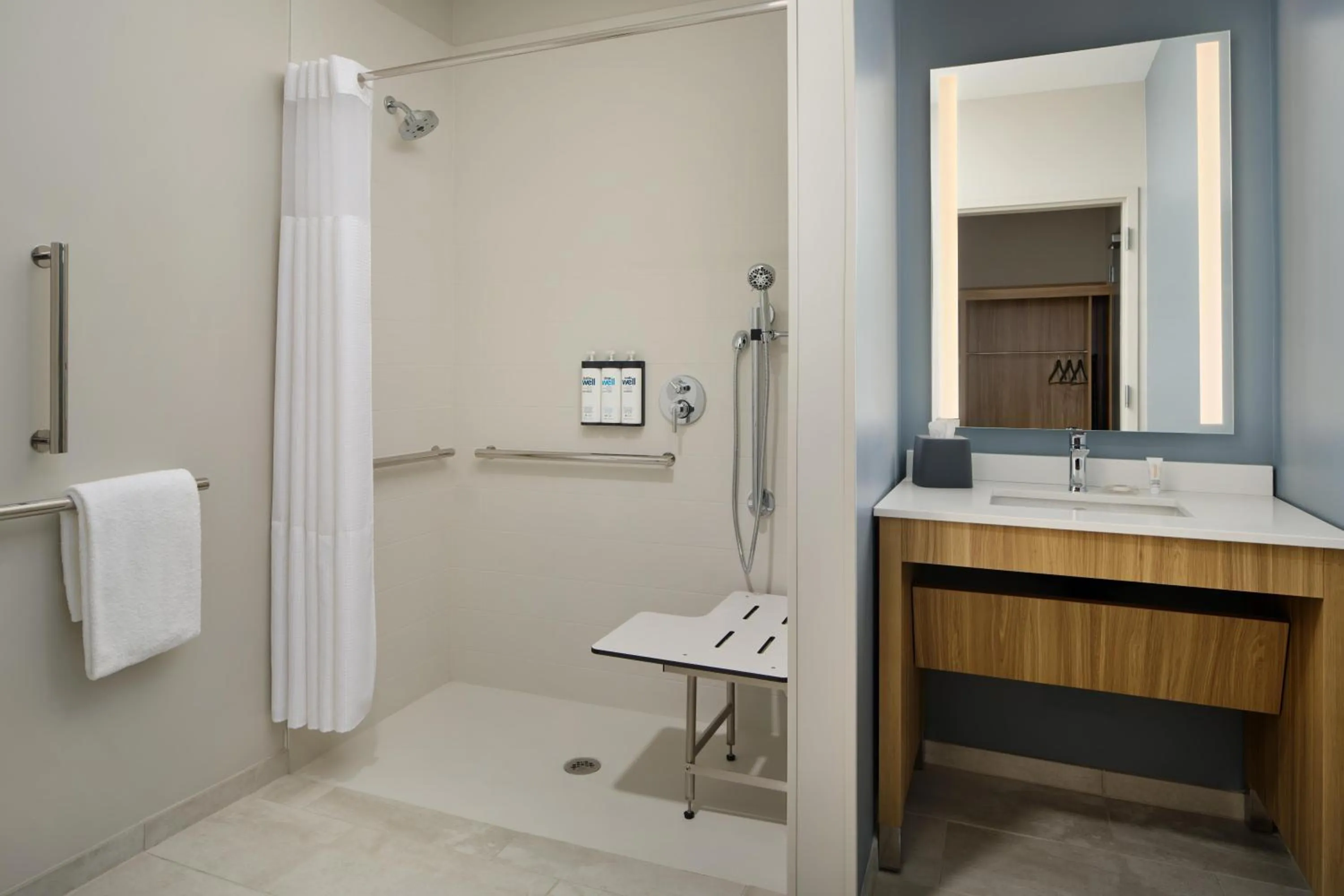 Bathroom in Hyatt Studios Huntsville