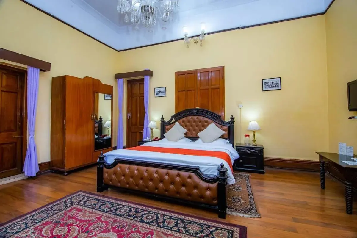 Double Room in Balrampur House Heritage Hotel Double Room in Balrampur House Heritage Hotel