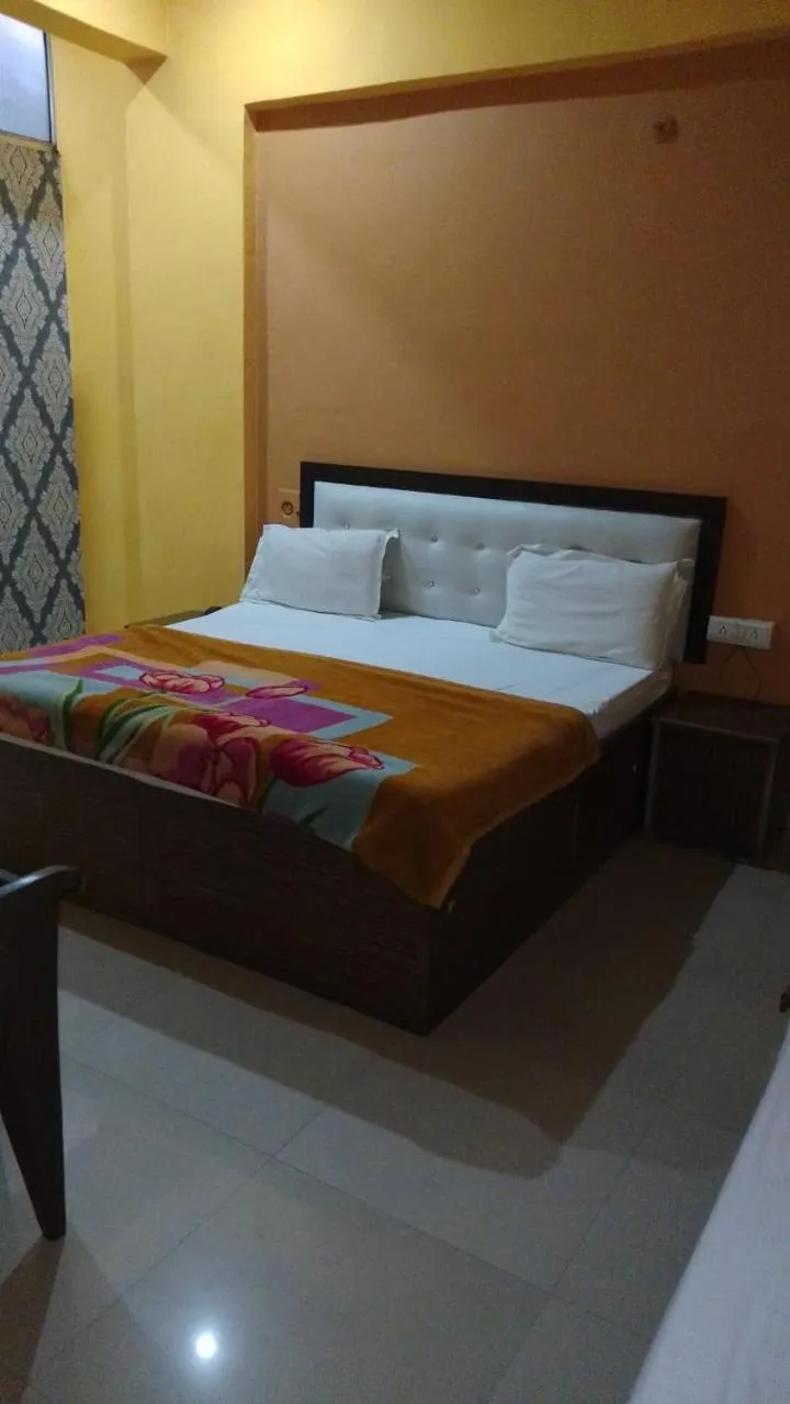 Bed in Hotel Raj palace