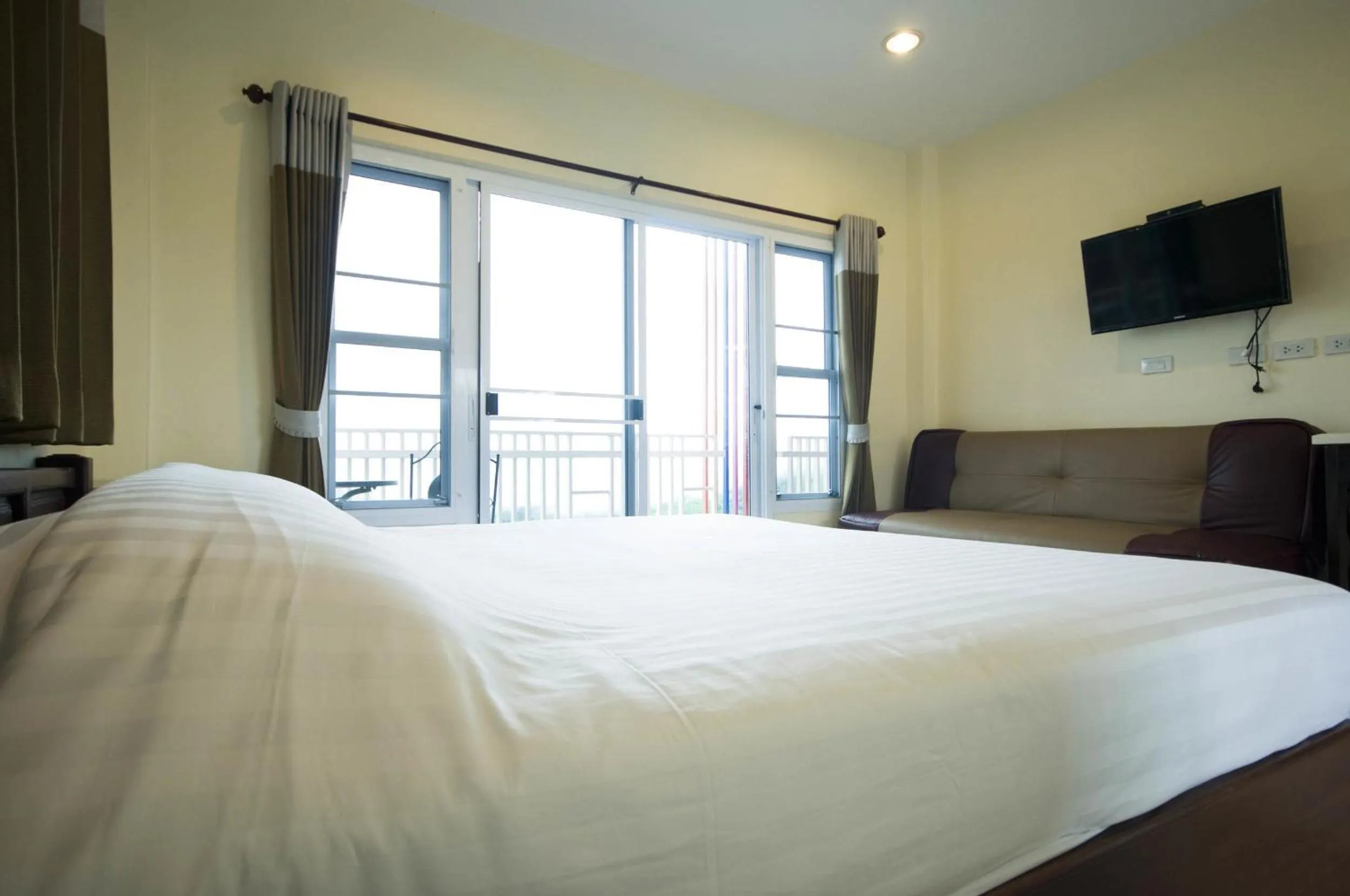 TV and multimedia, Bed in Hotel Viewpoint Khao Koh