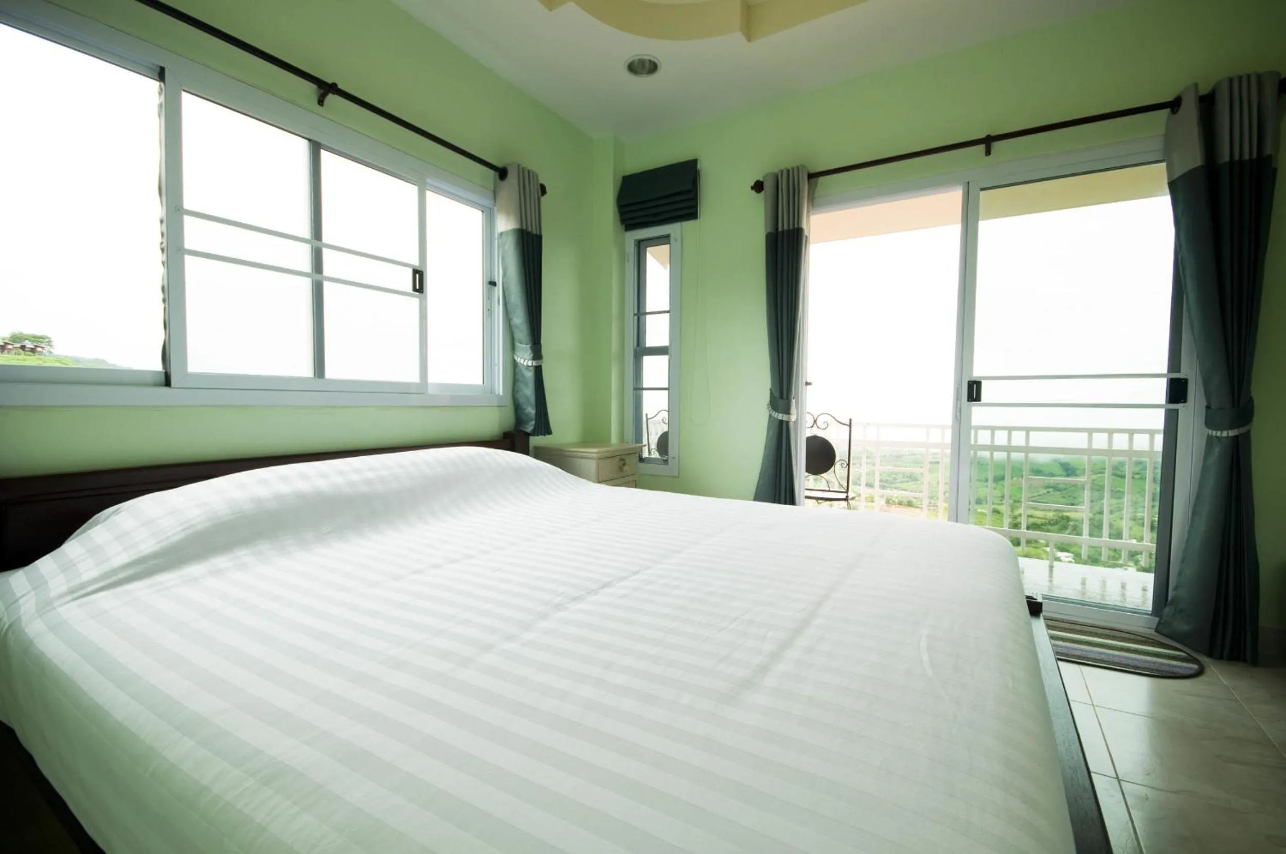 Bedroom, Bed in Hotel Viewpoint Khao Koh