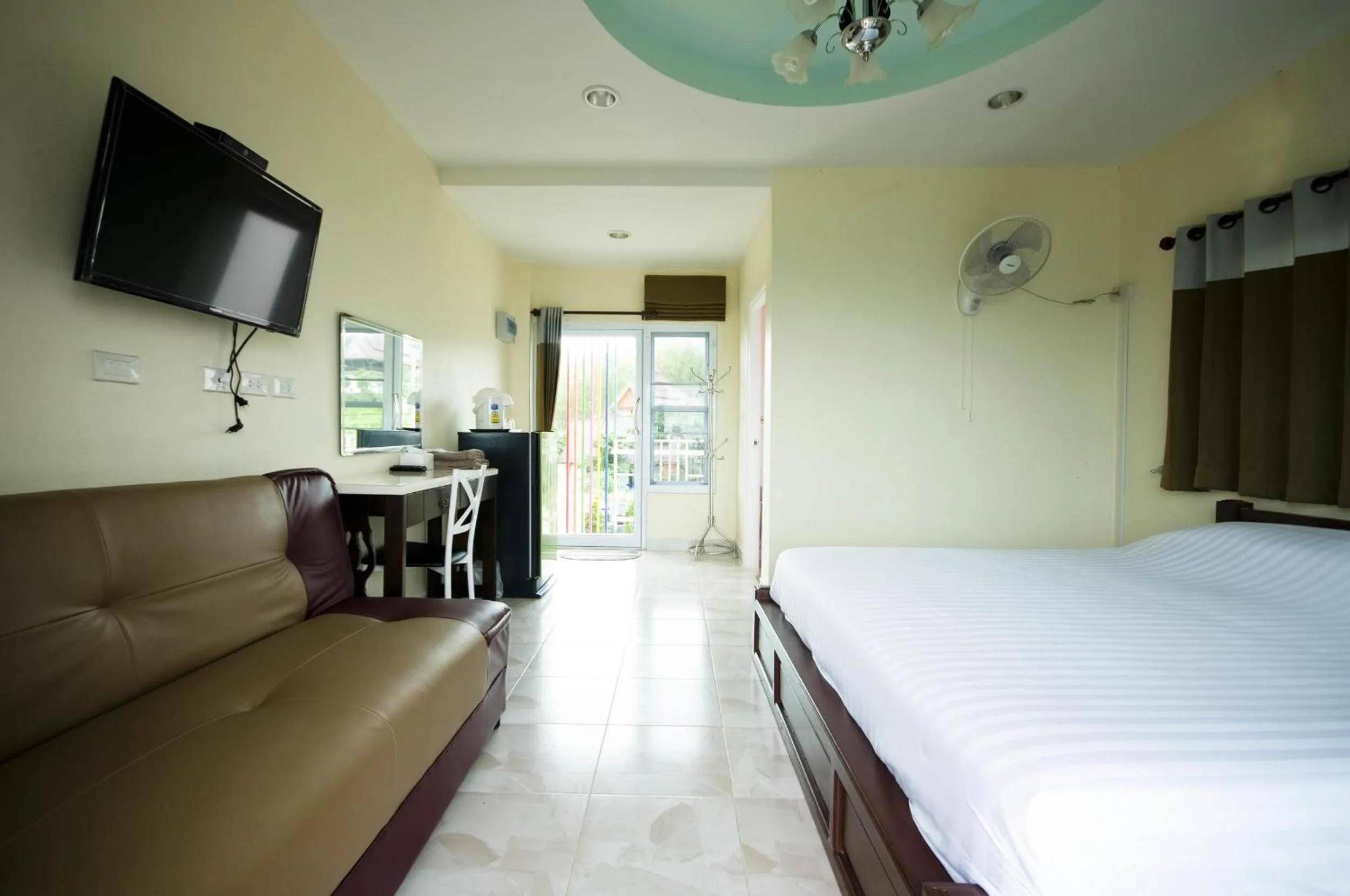 Bedroom, Bed in Hotel Viewpoint Khao Koh