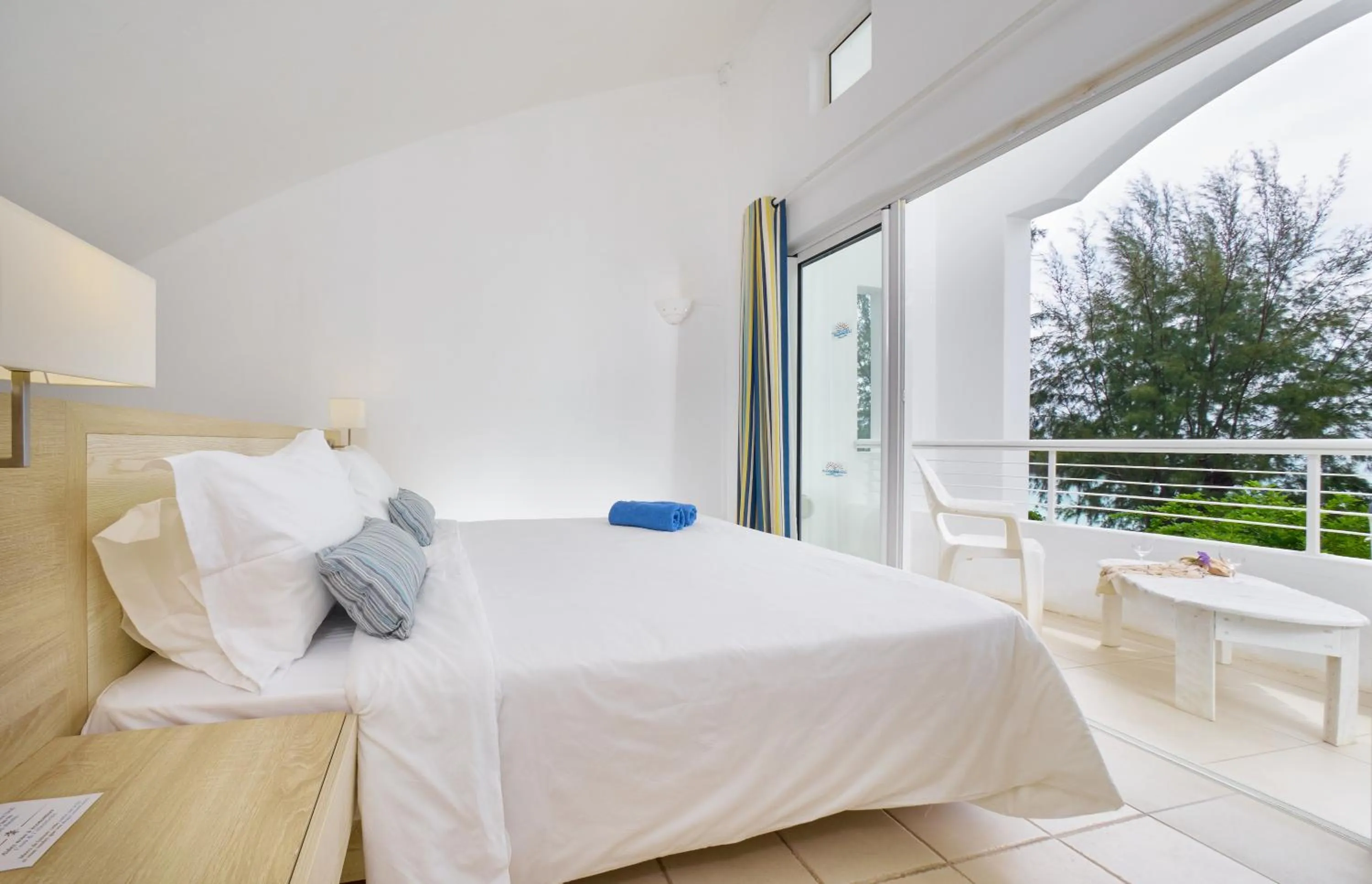 Balcony/Terrace, Bed in Le Beachclub