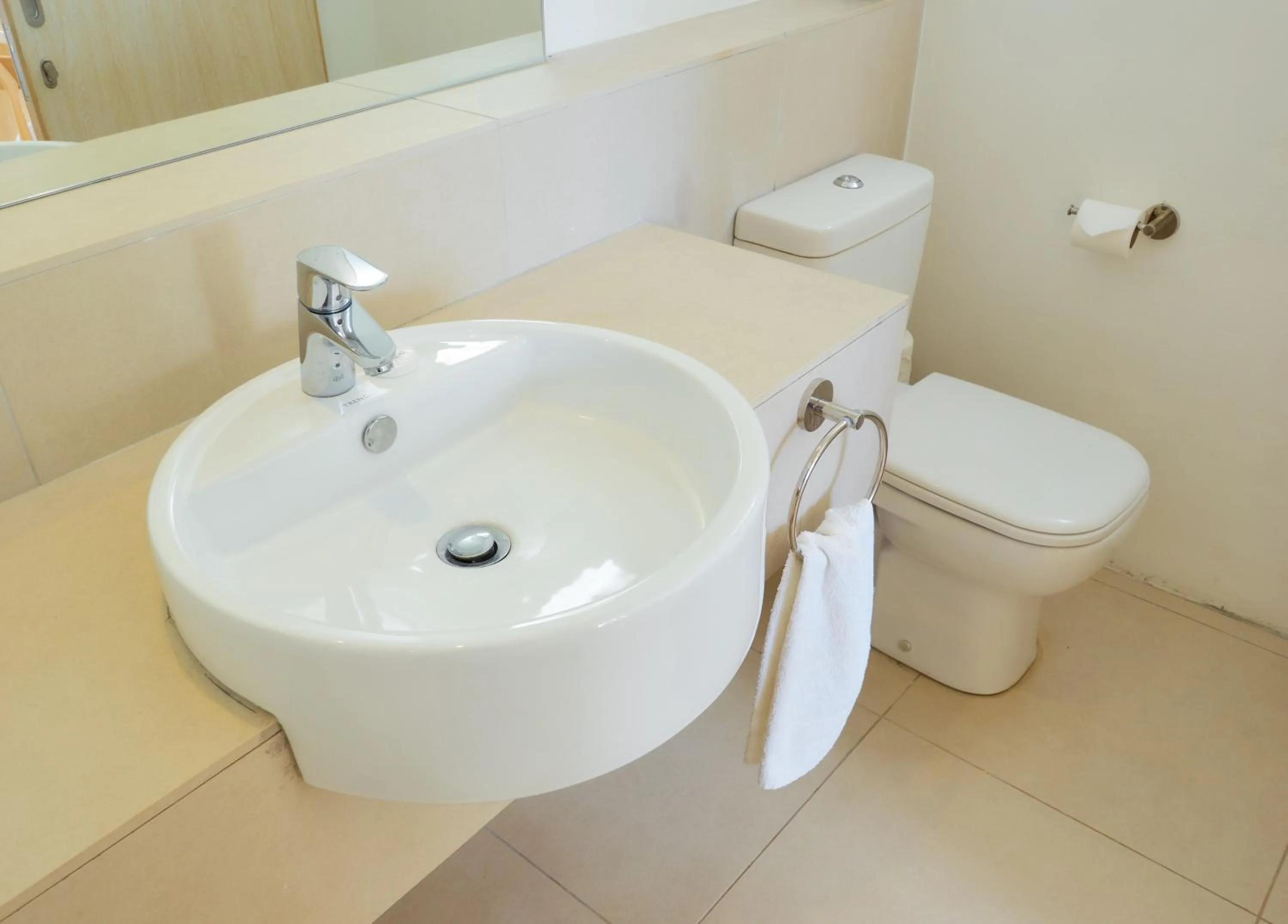 Toilet in Le Beachclub